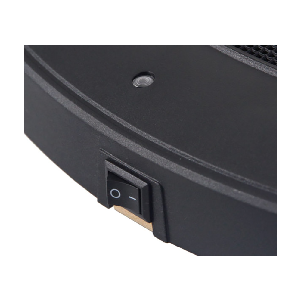 G01250_GranBoard_3S_LED_Elektronisches_Dartboard_3 Das Bild zeigt einen Nahaufnahme-Schalter am GranBoard 3S LED Elektronischen Dartboard. Man sieht einen schwarzen Ein-/Ausschalter an der Unterseite des Gerätes.