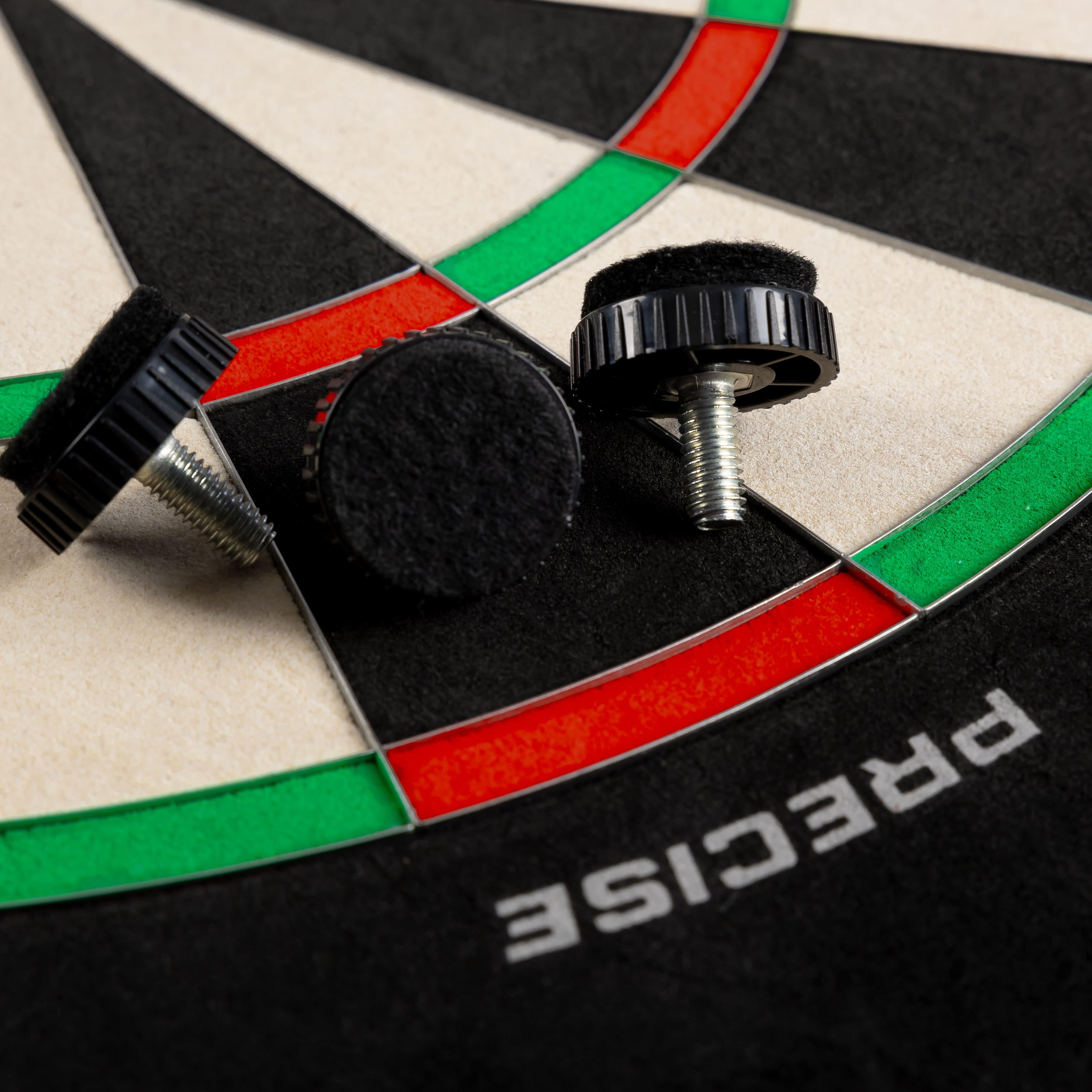 Precizní ocelový terč 180 Endorphine s číselným kroužkem - arktická modrá Hier wird das Precise 180 Endorphine Steeldartboard mit Nummernring in Weiß dargestellt. Das Produkt ist speziell für Dartsportler entwickelt worden.