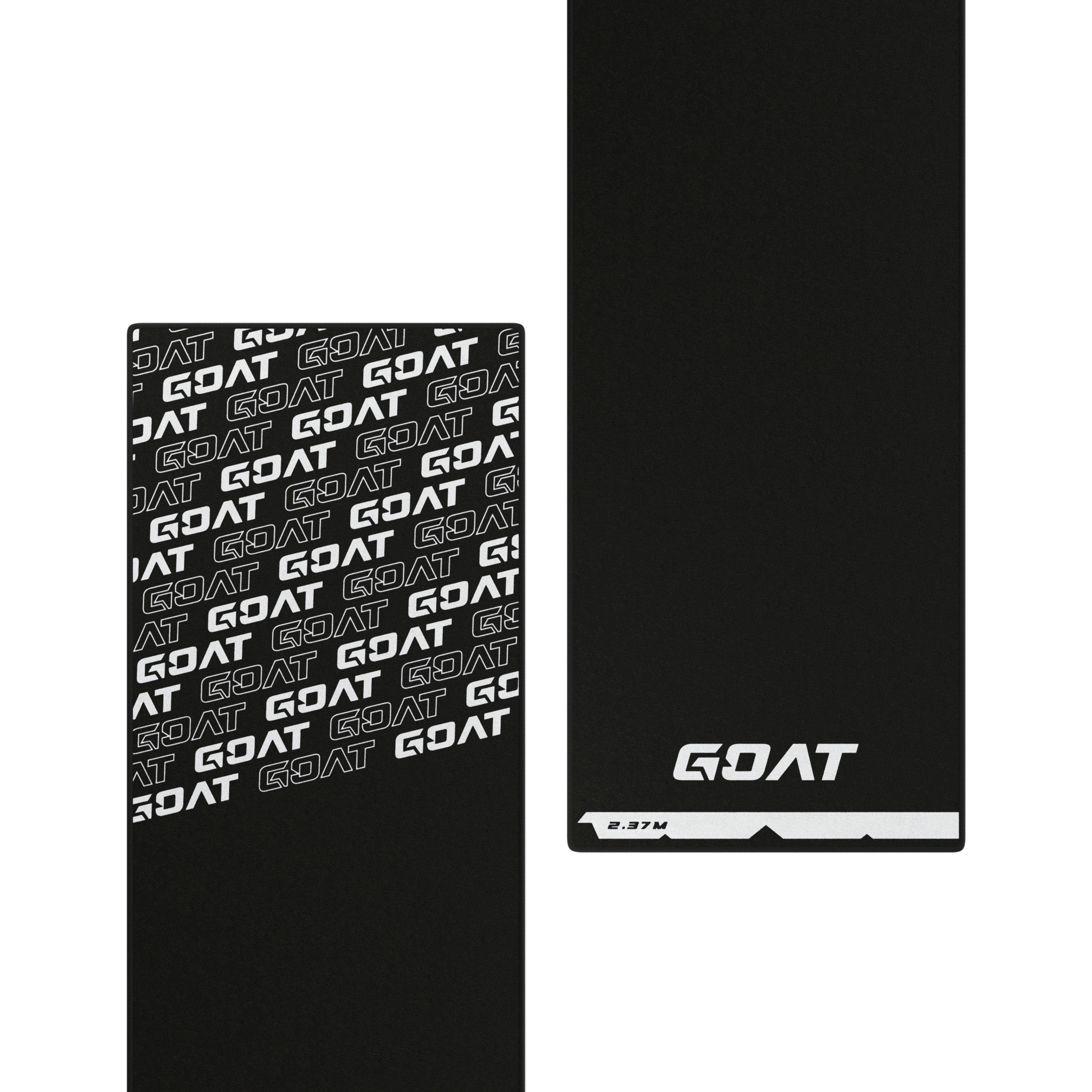 Das Bild zeigt zwei schwarze Dartteppiche mit dem weißen Aufdruck "GOAT". Einer der Teppiche ist mit mehreren "GOAT"-Logos bedeckt, während der andere unten ein einzelnes Logo und eine Entfernungsmarkierung hat.