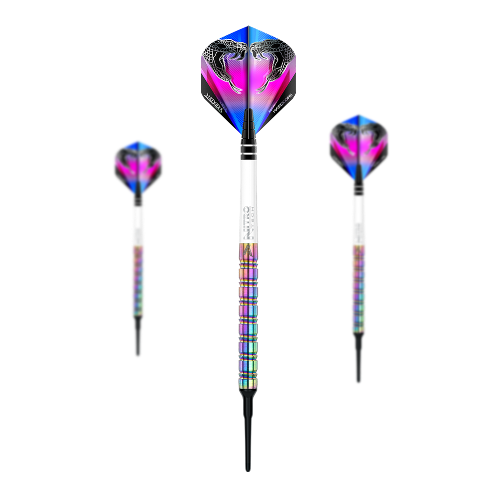 Red Dragon Peter Wright Snakebite 1 Rainbow Softdarts - 18 g Das Bild zeigt drei bunte Softdarts mit einem regenbogenfarbenen Schaft. Auf den Flights sind zwei Schlangen abgebildet, passend zum Produktnamen „Red Dragon Peter Wright Snakebite 1 Rainbow Softdarts - 18 g“.