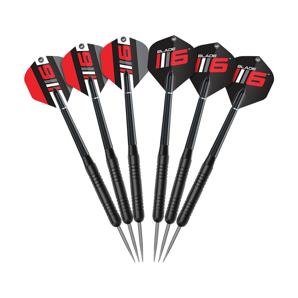 Abgebildet ist das Winmau Blade 6 Triple Core Set mit PDC Surround und 2 Sets Darts. Das Set enthält eine professionelle Dartscheibe mit Umrandung und zwei Dart-Sets.