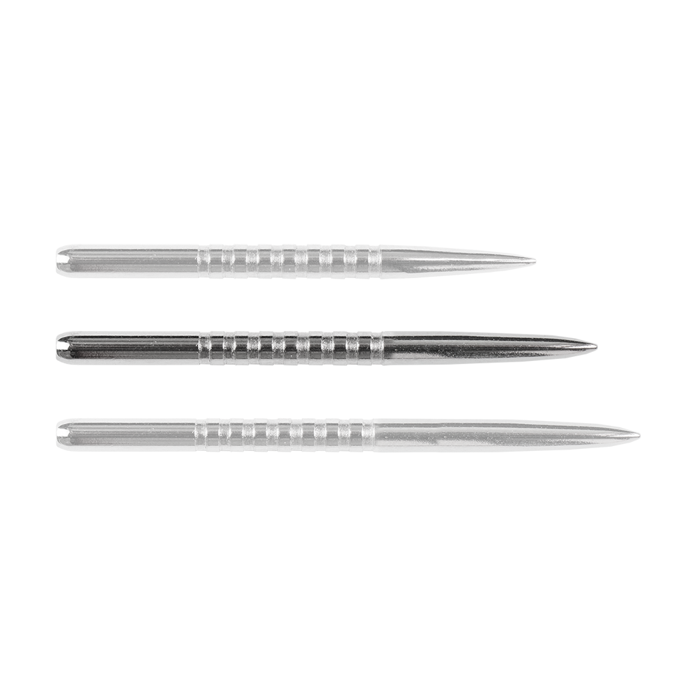 57782_Bulls_GP3_Steeldartspitzen_Silber_38mm_1DClZcxAb5VhsE Das Bild zeigt drei silberne Steeldartspitzen des Produkts "Bulls GP3". Sie sind gerade angeordnet und haben Rillen für besseren Halt.