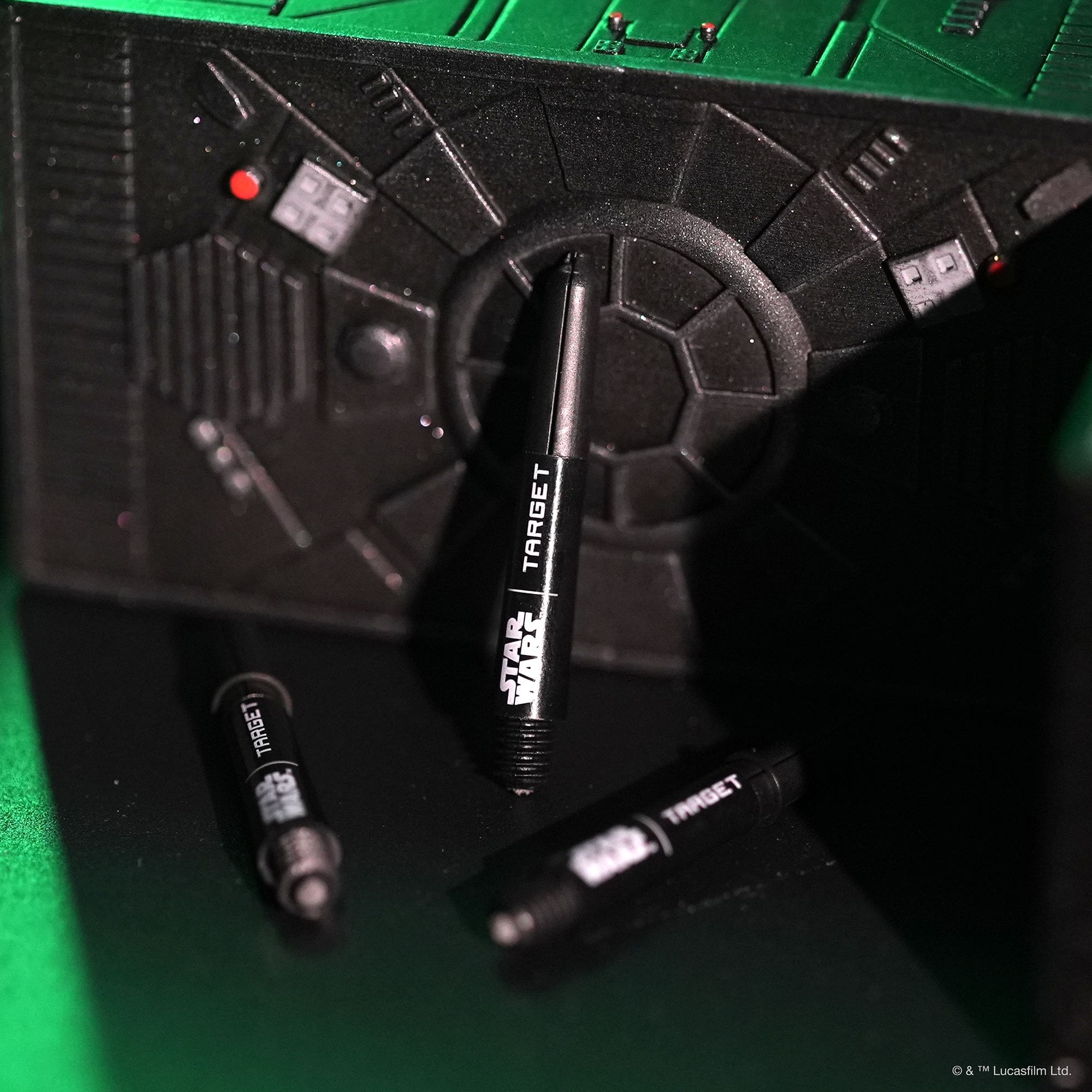 Násadky Target Star Wars ProGrip - černé Abgebildet sind die schwarzen Target Star Wars ProGrip Shafts. Die Dartschäfte verbinden Star Wars Design mit hoher Qualität.