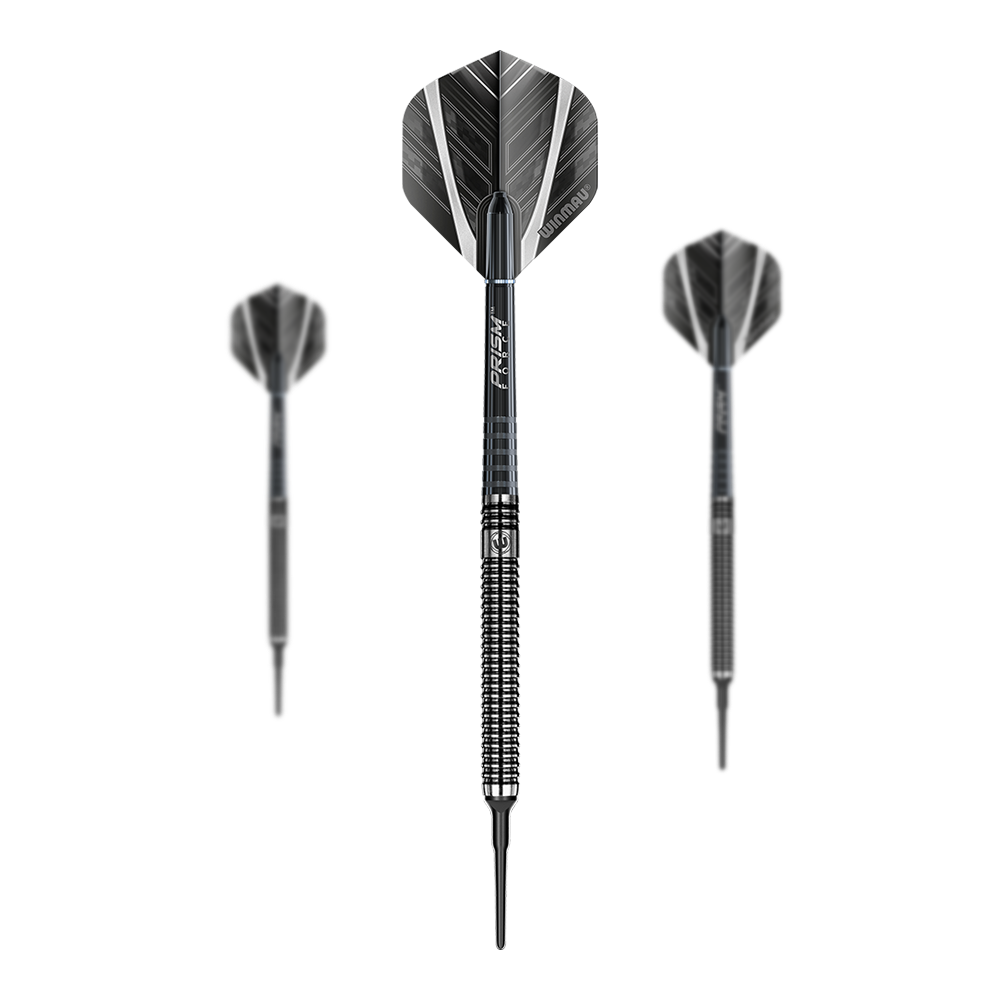 Měkké šipky Winmau Blackout Tungsten Das Bild zeigt drei Winmau Blackout Tungsten Softdarts mit schwarzem Design. Die Darts haben eine strukturierte Griffzone und auffällige schwarz-silberne Flights.