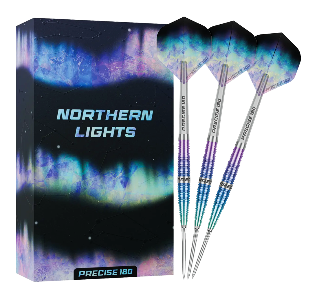 Přesné ocelové šipky Northern Lights 180 Hier sind die Precise 180 Northern Lights Steeldarts vollständig zu sehen. Die Darts liegen nebeneinander und zeigen ihre detailreiche Gestaltung.