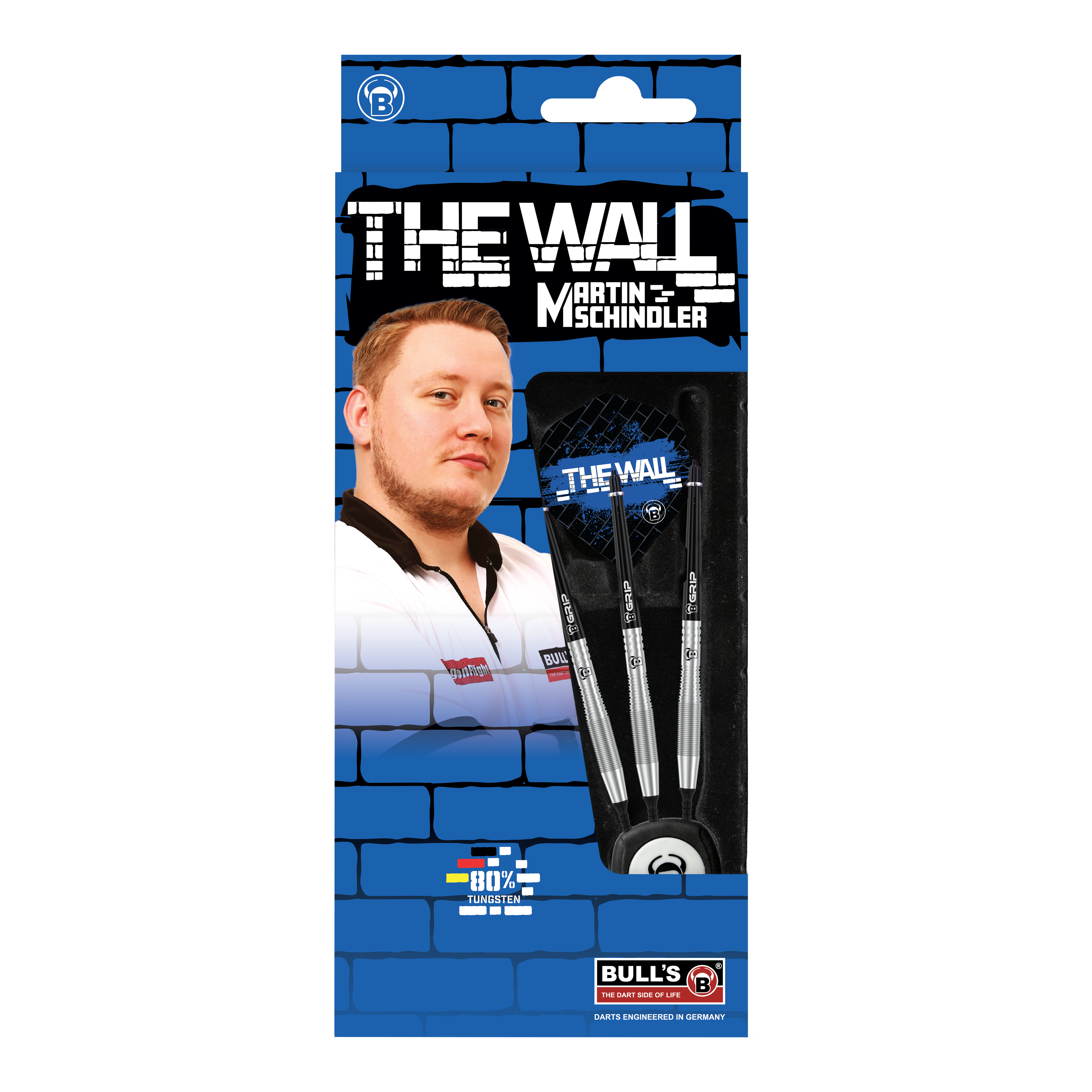 Měkké šipky Bulls Martin Schindler TW80 - 18g Die Abbildung zeigt die Produktverpackung der "Bulls Martin Schindler TW80 Softdarts - 18g". Auf der Verpackung ist ein Bild von Martin Schindler sowie drei Softdarts und das Logo von BULL'S zu sehen.
