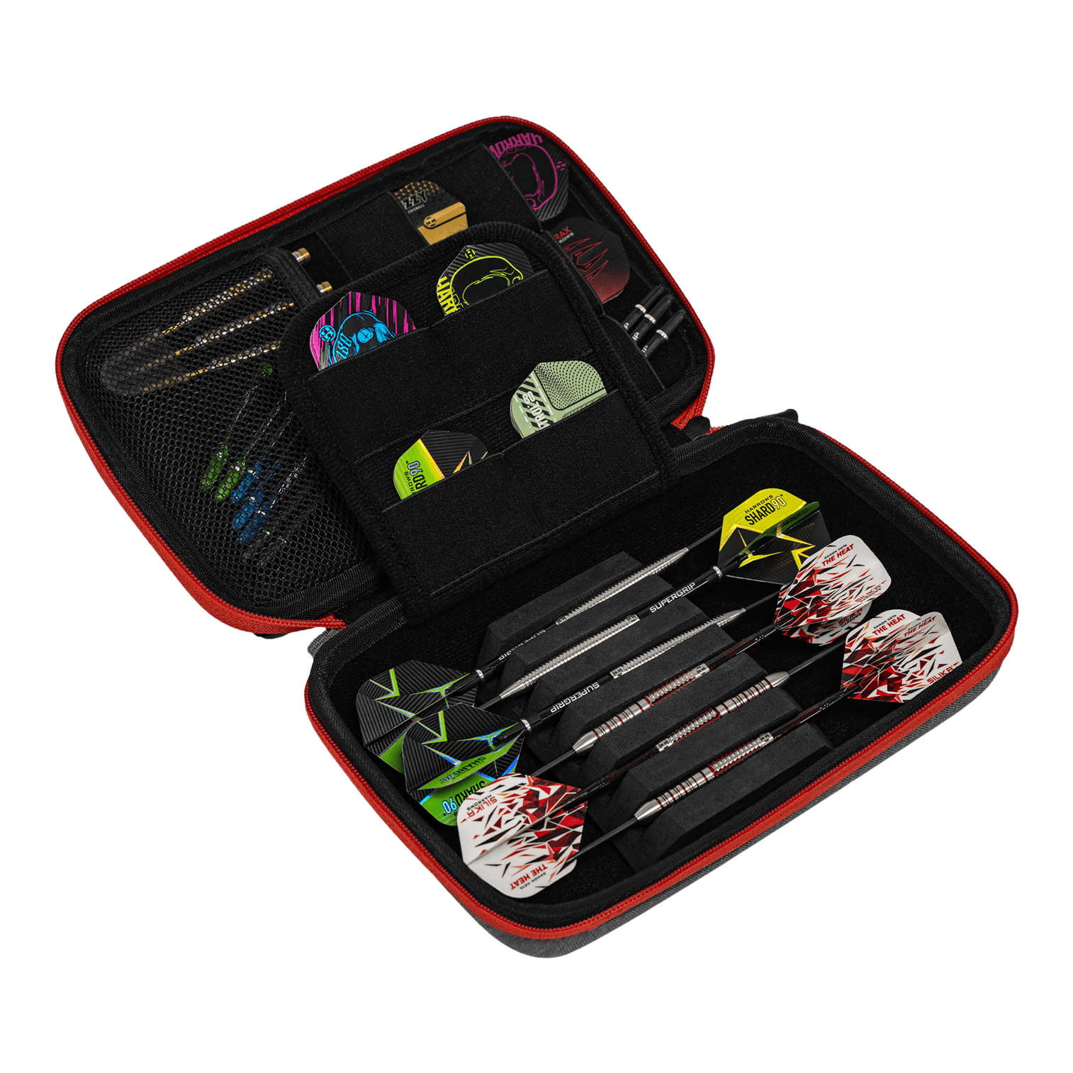 Peněženka na šipky Harrows Smart Case XL In diesem Bild ist ein offenes Dart-Etui zu sehen, das mehrere Darts und Zubehörteile enthält. Das Etui ist schwarz mit rotem Rand und bietet verschiedene Fächer für Flights und Ersatzteile.