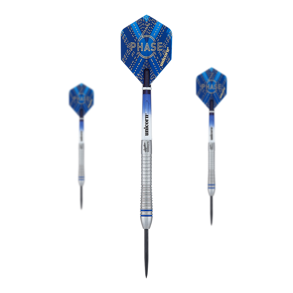 Mistr světa Unicorn Phase 6 Gary Anderson Steeldarts Das Bild zeigt drei Steeldarts des Modells „Unicorn Phase 6 World Champion Gary Anderson“. Die Darts haben blaue Flights mit dem Schriftzug „Phase 6“ und silberne, gerillte Barrels.
