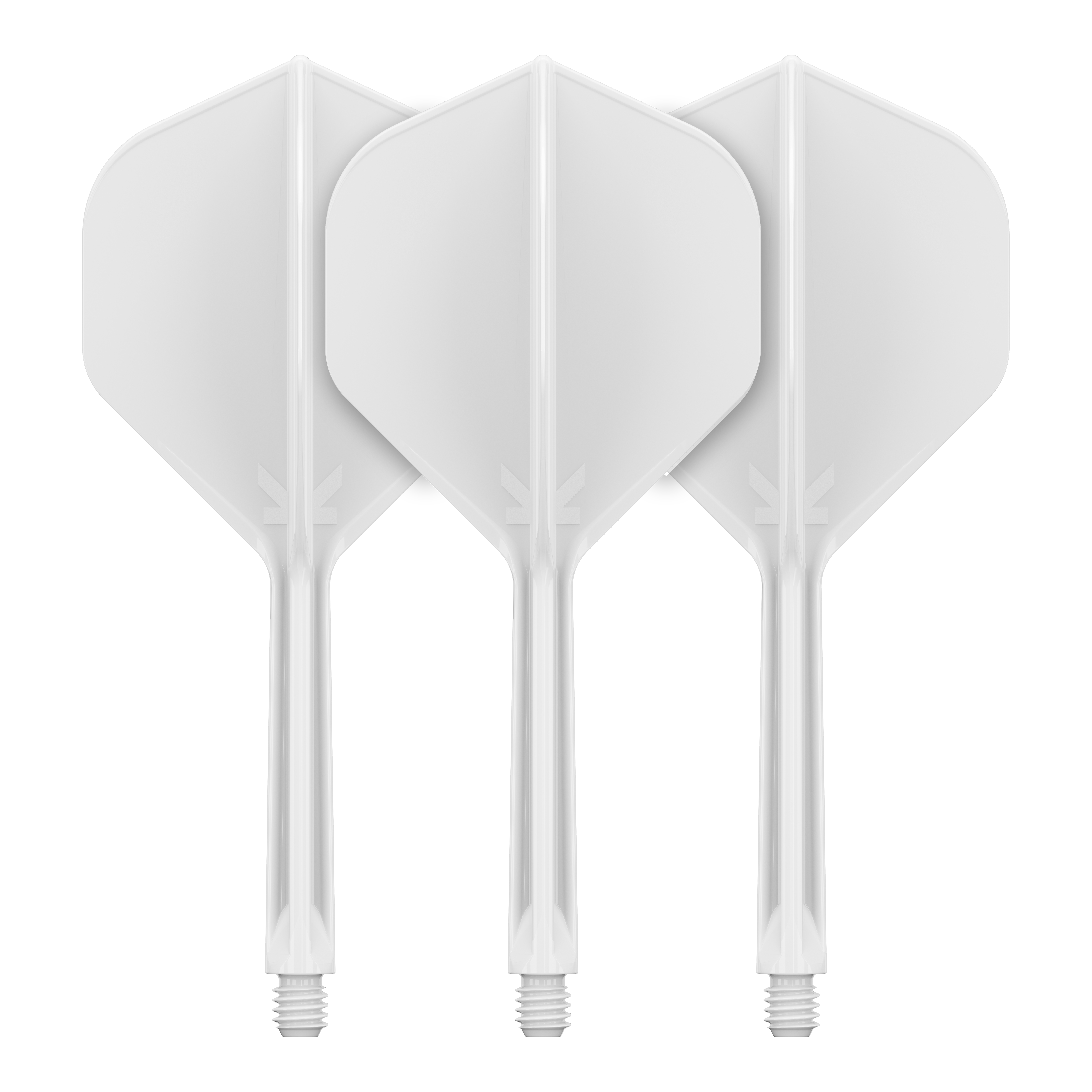 Standardní letový systém Target K-Flex No2 - bílý Auf dem Bild sind drei weiße Dartflights mit Schaft zu sehen. Sie stehen nebeneinander und haben eine klassische, standardmäßige Form.