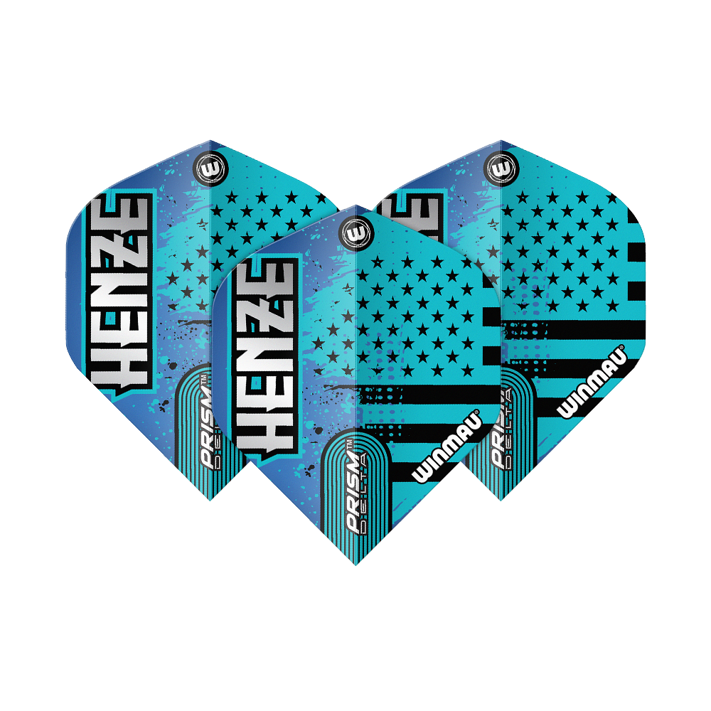 Standardní lety Winmau Prism Delta Rick Henze Das Bild zeigt drei Winmau Prism Delta Rick Henze Standard Flights für Darts. Die Flights sind in Blau- und Schwarztönen gestaltet und mit dem Namen "Henze" sowie Sternenmotiven bedruckt.