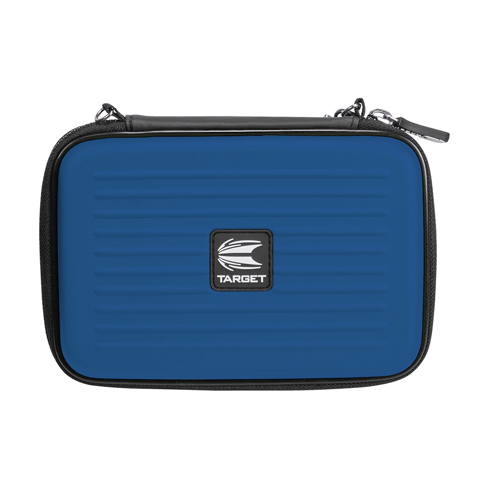 125829_Target_Takoma_XL_Dartwallet_Blau_1 Das Bild zeigt das Produkt "Target Takoma XL Dartwallet" in Blau mit schwarzem Rand. In der Mitte des Etuis befindet sich das Target-Logo.