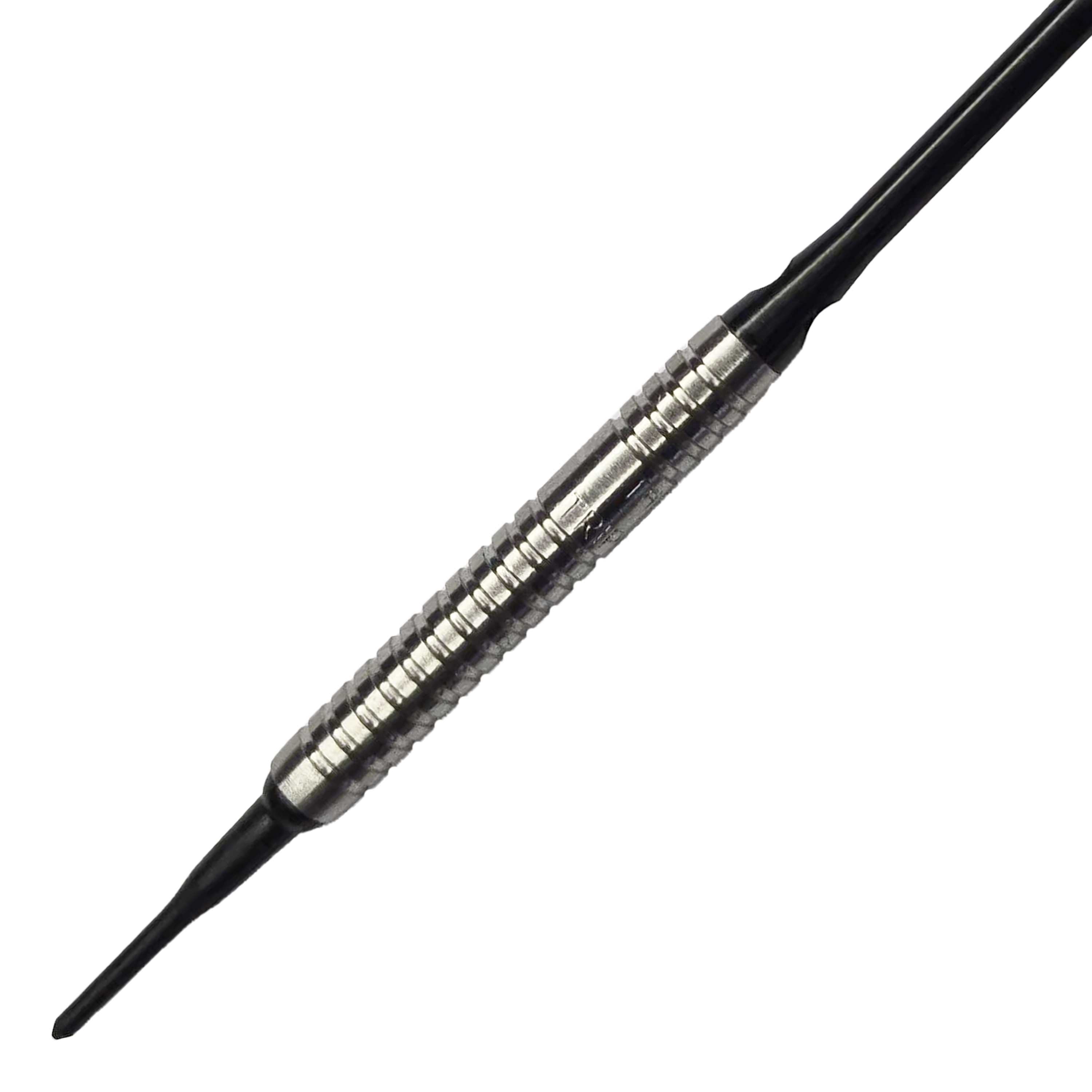 Šipky McDart 85 Tungsten V5 Soft - 16g Das Bild zeigt einen McDart 85er Tungsten V5 Softdart mit einem Gewicht von 16g. Der Dartpfeil hat einen silbernen, geriffelten Barrel und schwarze Spitzen.