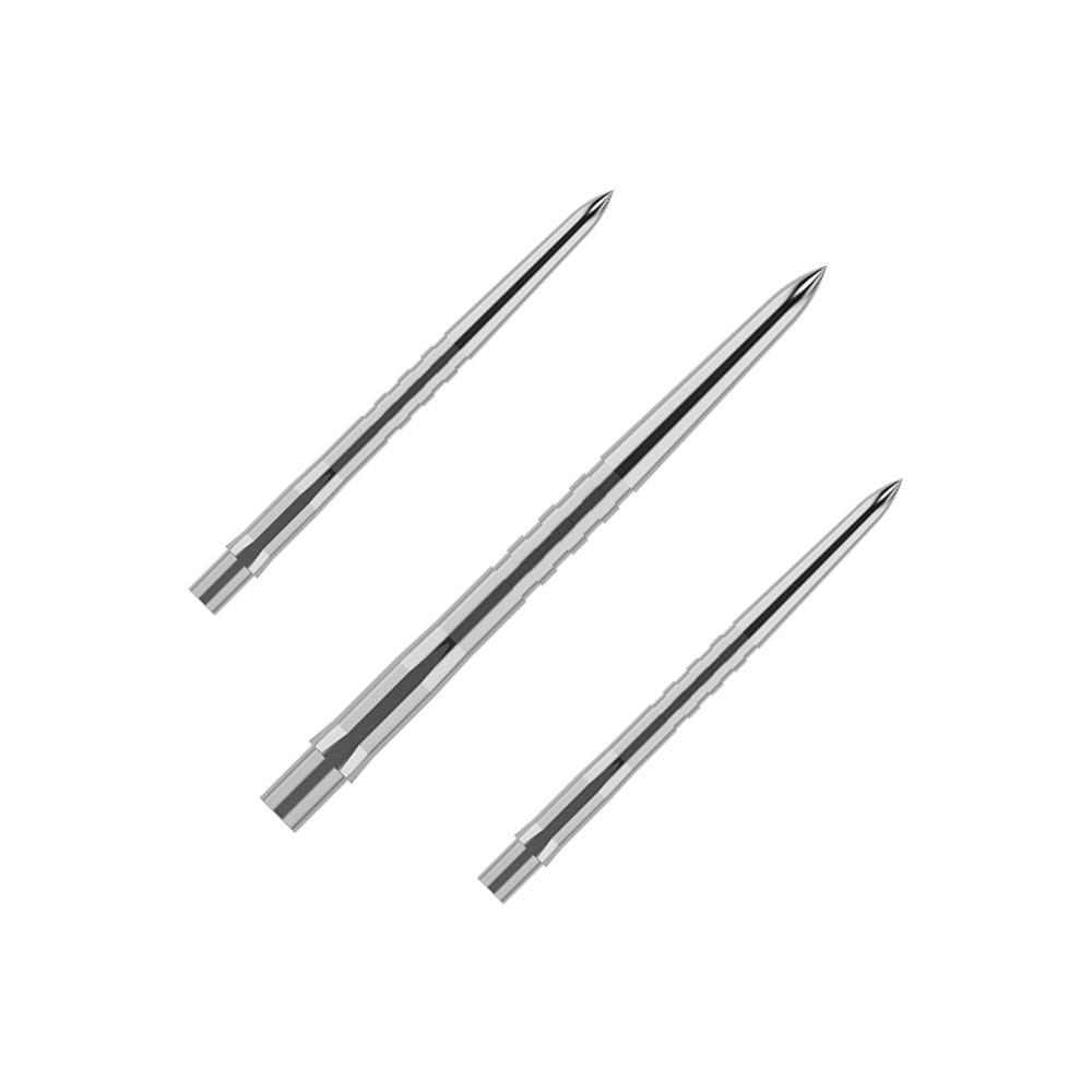 Das Bild zeigt drei silberne, gerillte Spitzen für Steeldarts. Sie sind schlank und spitz zulaufend, nebeneinander angeordnet.
