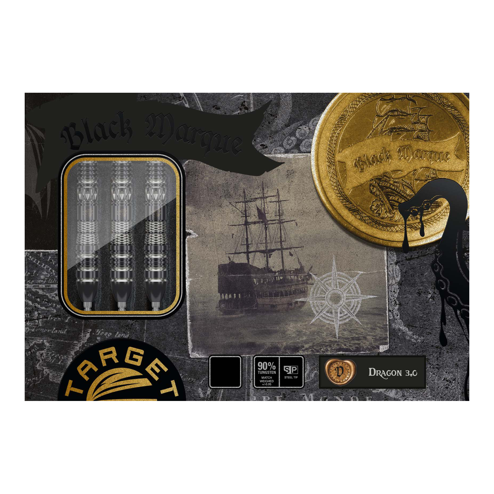 Das Bild zeigt die Verpackung der "Target Black Marque Dragon 3 Swiss Point Steeldarts". Auf der Verpackung sind die Darts, ein historisches Segelschiff und ein goldener Münzmotivs zu sehen.