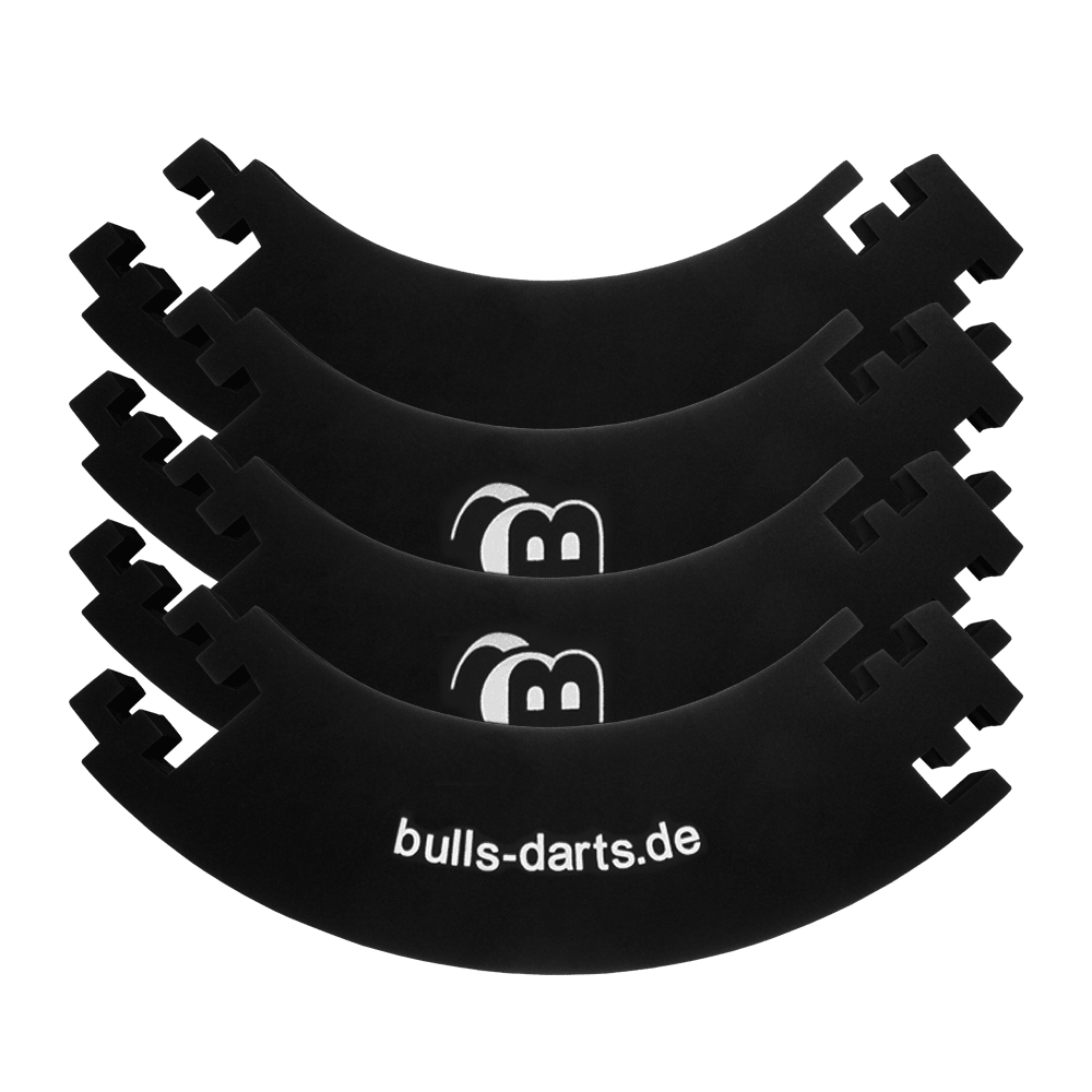 DBS3S_Bulls_Quarterback_Surround_Schwarz_3 Das Bild zeigt vier schwarze Viertelkreise aus Schaumstoff mit dem Aufdruck "bulls-darts.de". Diese Teile bilden zusammen den "Quarterback Surround" als Schutz für die Dartscheibe.