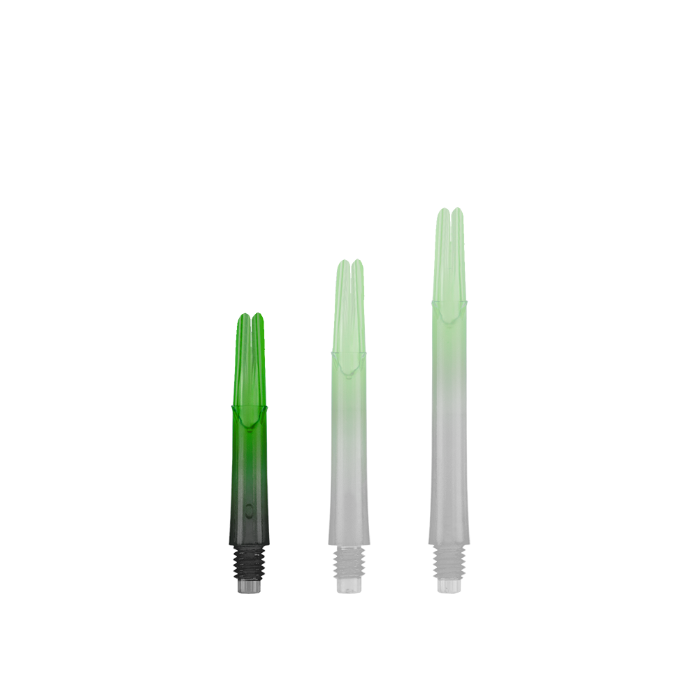L-L-Style-Shaft Locked Straight Natural9 TwoTone Shafts - Grün Auf dem Bild sind drei unterschiedlich lange grün-schwarze Dartschäfte zu sehen. Sie stehen nebeneinander auf weißem Hintergrund.