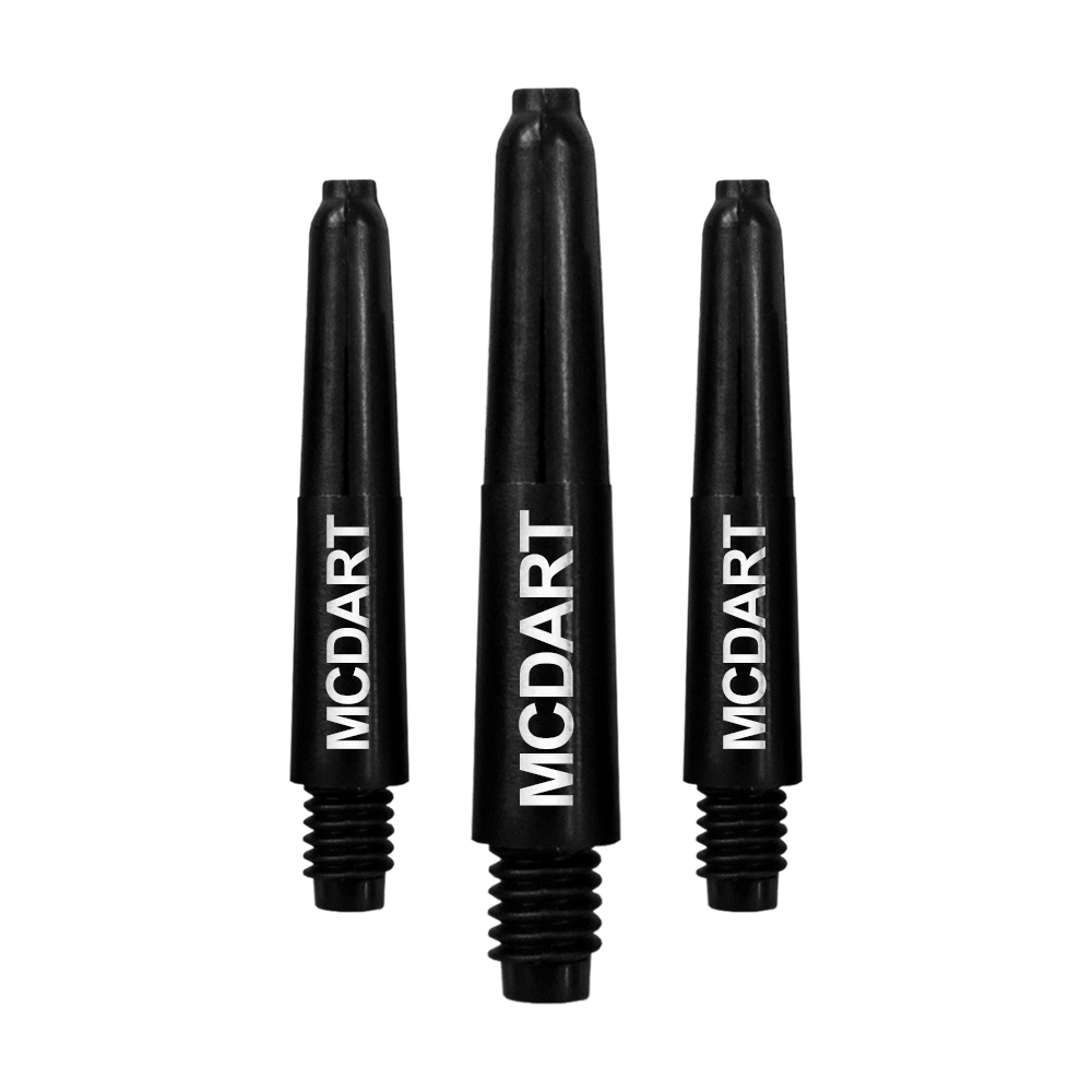 MD-608_Nylon_Shafts_mit_Wunschdruck_Schwarz_28mm_1 Das Bild zeigt drei schwarze Nylon-Dartschäfte mit der Aufschrift "MCDART". Sie sind in einer aufrechten Position nebeneinander angeordnet.