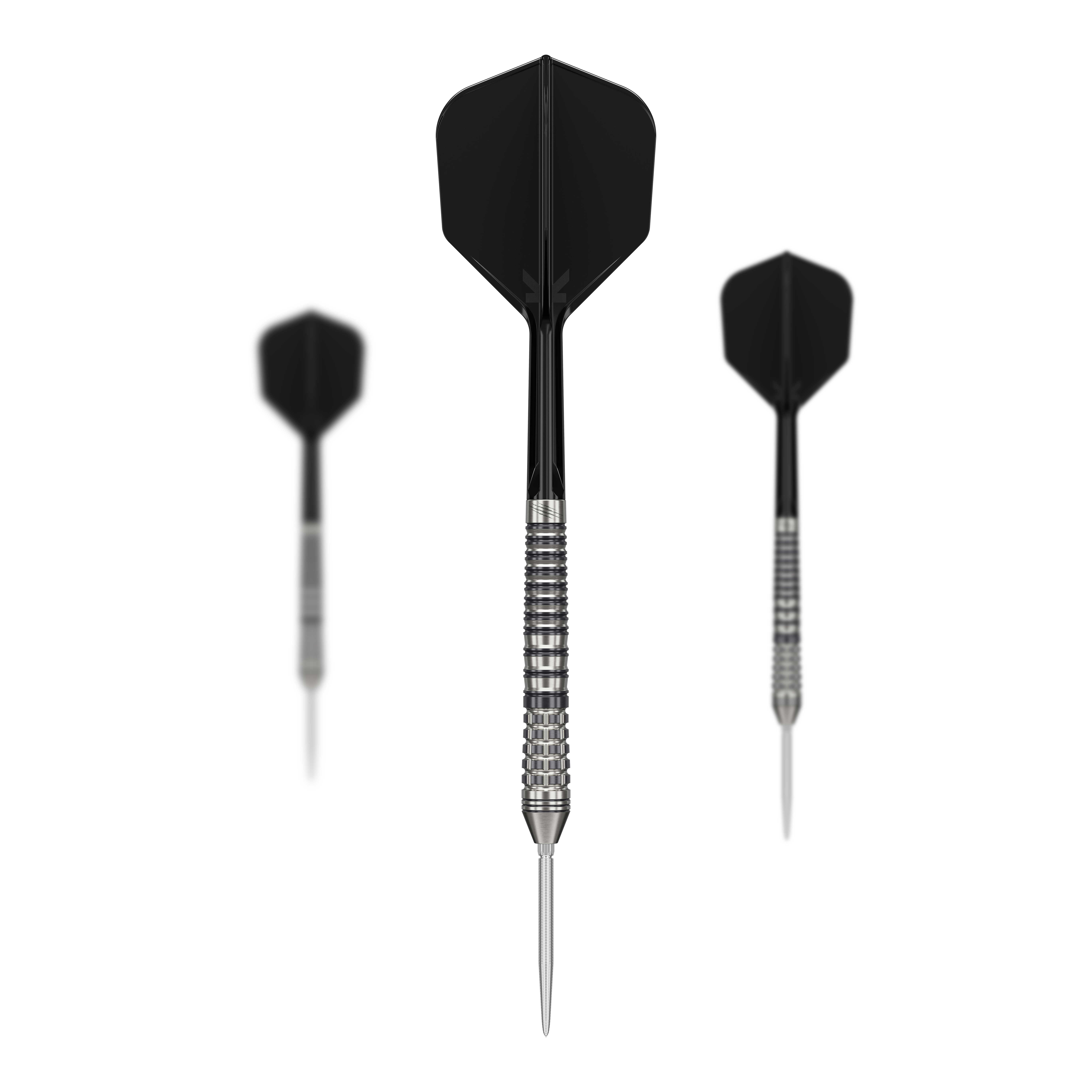 Steeldarts Target Black Marque Renegade 4 Swiss Point Das Bild zeigt drei Steeldarts des Modells "Target Black Marque Renegade 4 Swiss Point". Die Darts haben schwarze Flights und silberne, gerillte Barrels.