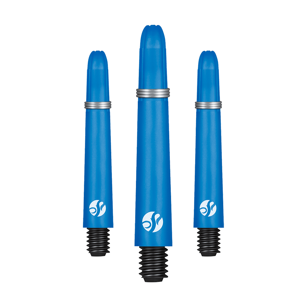 Karbonové násady Shot Koi - modré Auf dem Bild sind drei blaue Dartschäfte in unterschiedlicher Länge zu sehen. Sie bestehen aus Carbon und haben schwarze Gewinde sowie silberne Ringe.