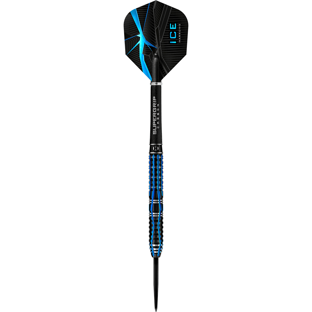 HA28917_Harrows_Ice_Recut_Steeldarts_12CwSpahIDYJya Das Bild zeigt den Harrows Ice Recut Steeldart mit schwarzem und blauem Design. Der Dart hat eine strukturierte Griffzone und schwarze Flights mit blauen Akzenten.