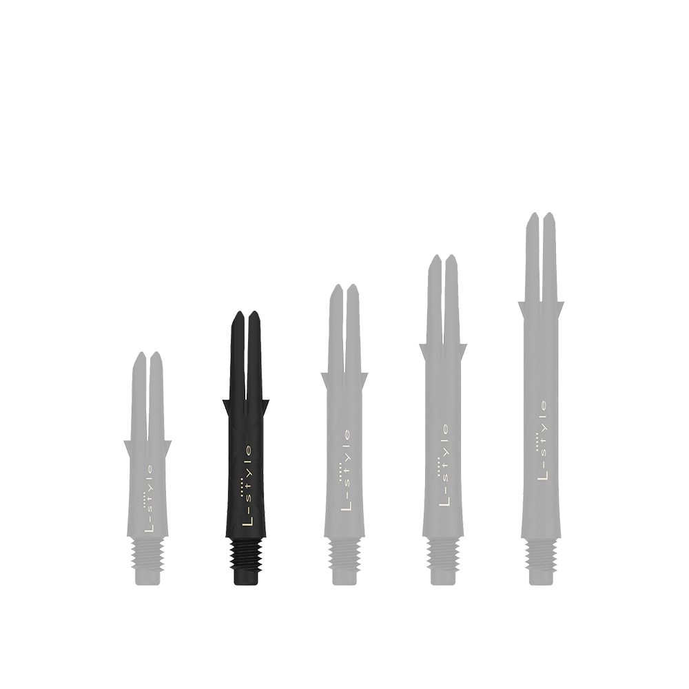 Karbonové šachty ve stylu L Auf dem Bild sind fünf schwarze L-Style Carbon Shafts für Darts in verschiedenen Längen zu sehen. Sie stehen nebeneinander, ohne Kappen, auf einem hellen Hintergrund.