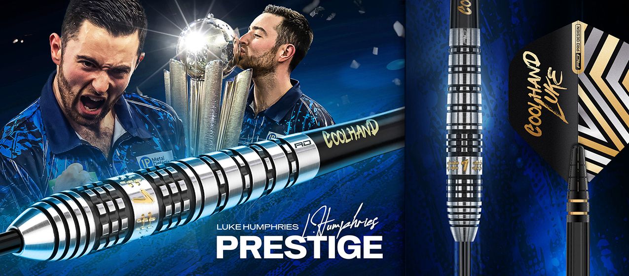 Das Bild zeigt einen Dartspieler, der einen Pokal küsst und seinen Sieg feiert. Im Vordergrund ist ein detaillierter Dartpfeil mit der Aufschrift „COOLHAND LUKE“ und „PRESTIGE“ abgebildet.