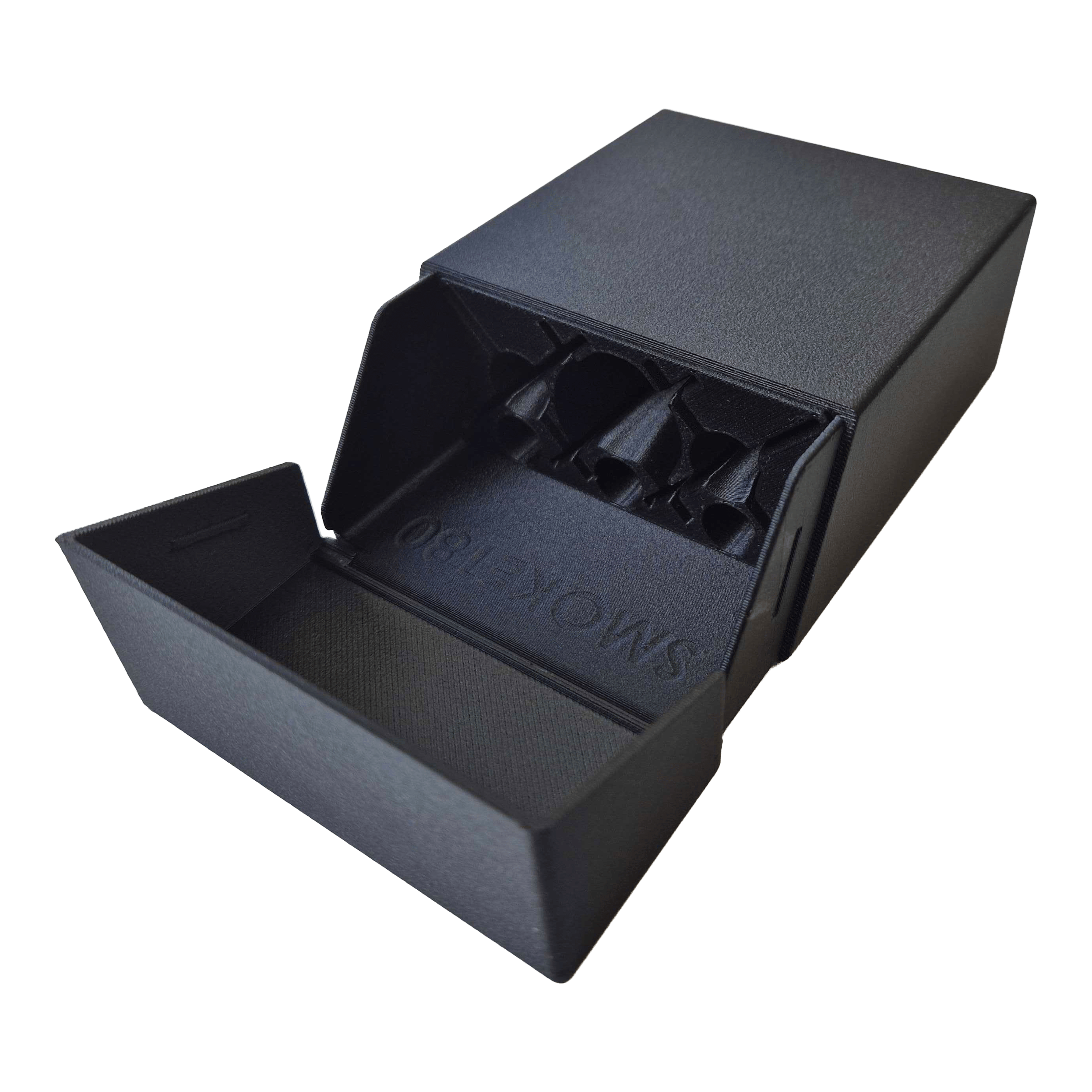 Nahaufnahme des Smoke 180 Dartcase mit individuellem Design in Schwarz. Die Verschluss-Mechanik ist erkennbar.
