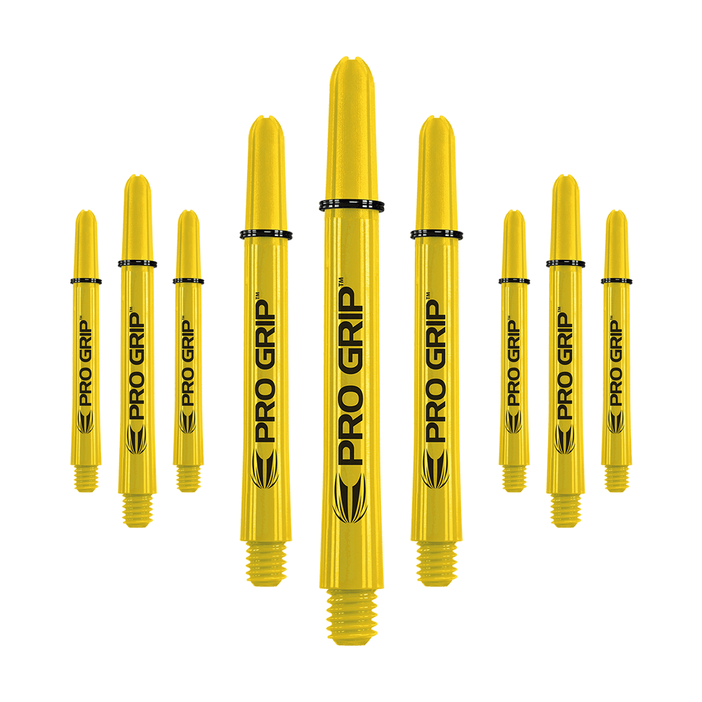 Target Pro Grip Shafts – 3 sady – žlutá Das Bild zeigt neun gelbe Dartschäfte mit der Aufschrift "PRO GRIP". Sie sind in drei Reihen angeordnet und haben schwarze Ringe zur Befestigung.