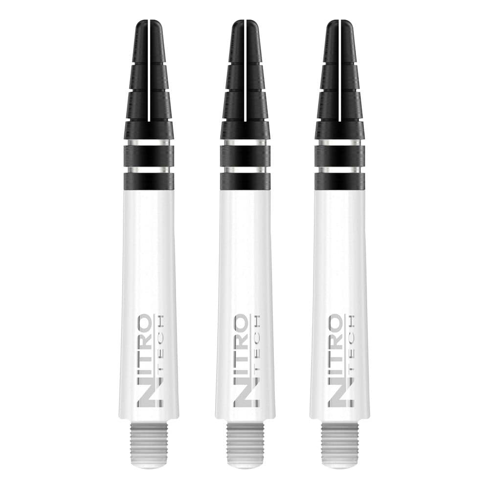 C441_Nitrotech_Short_White_V Das Bild zeigt drei weiße RedDragon Nitrotech Shafts für Dartpfeile. Die Schäfte haben schwarze Spitzen und das Logo "NITRO TECH" ist aufgedruckt.