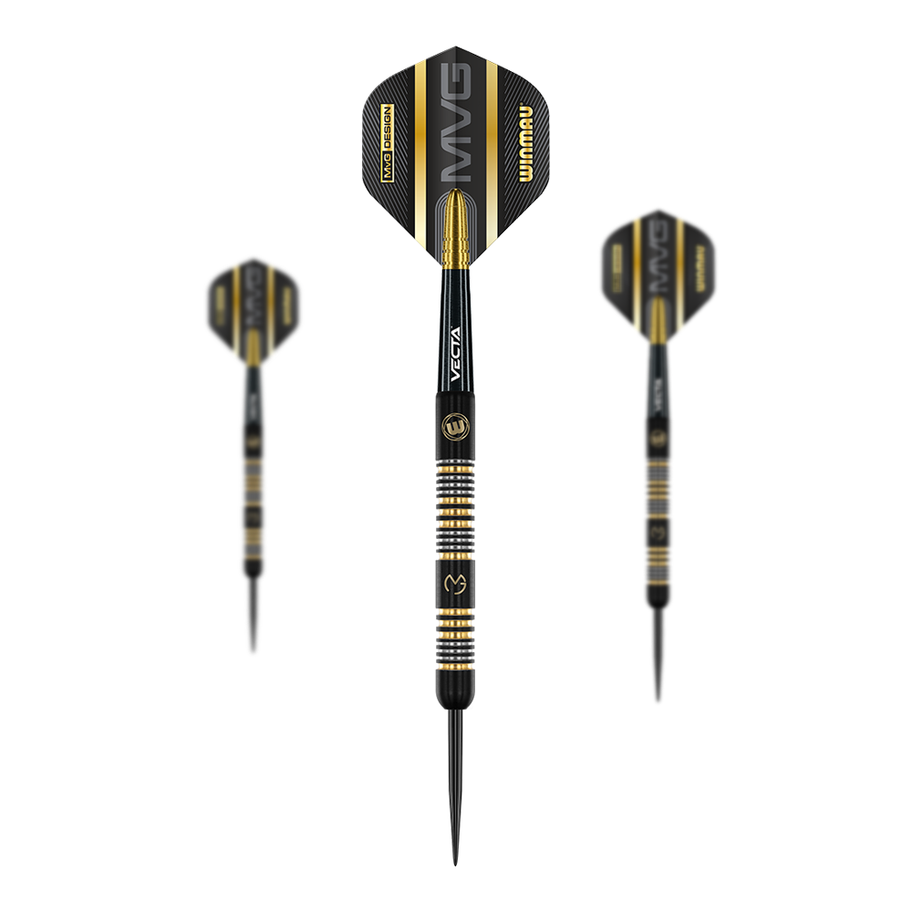 Winmau Michael Van Gerwen Trilogie Steeldarts Das Bild zeigt drei schwarze Steeldarts mit goldenen und silbernen Akzenten. Auf den Flights steht groß "MVG" und "Winmau".