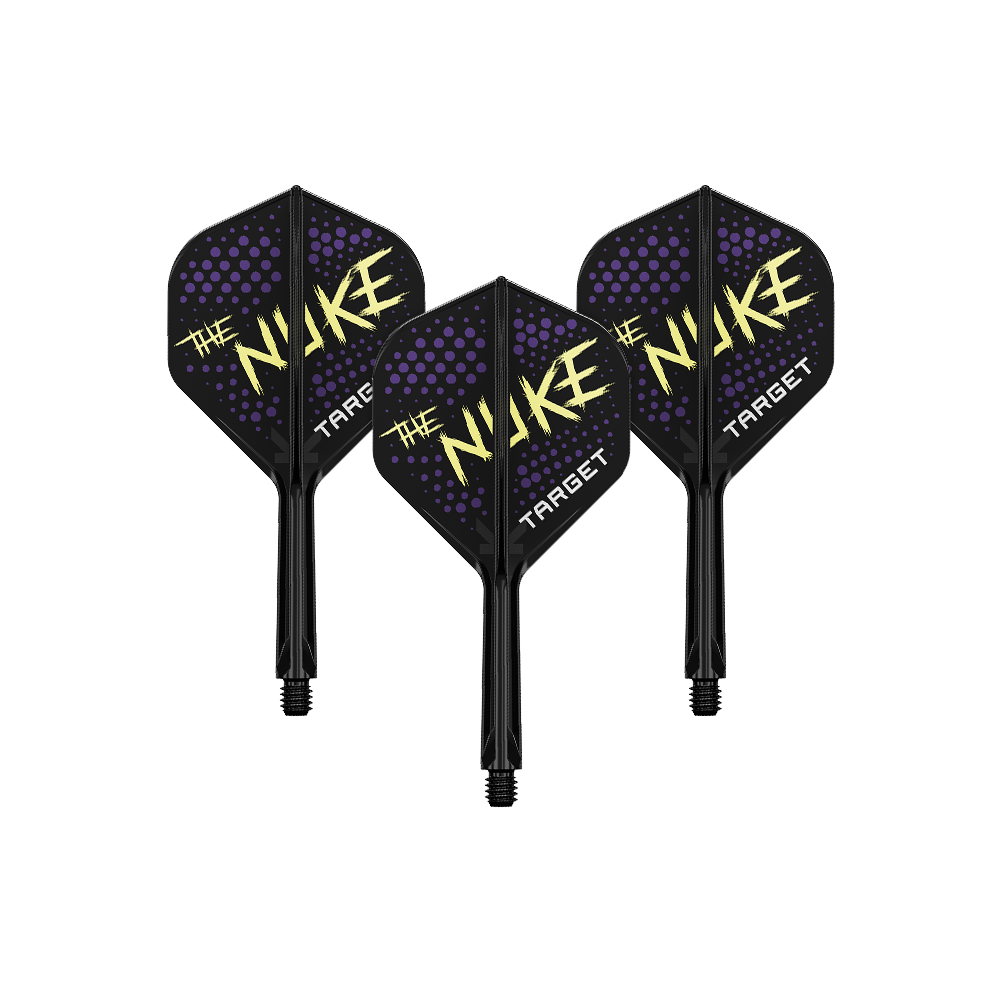 Standardní letový systém Target K-Flex Luke Littler Black No2 Auf dem Bild sind drei schwarze Dartflights mit dem Schriftzug „The Nuke“ in gelber Farbe zu sehen. Die Flights haben außerdem violette Punkte und den Markennamen „Target“ in weiß.