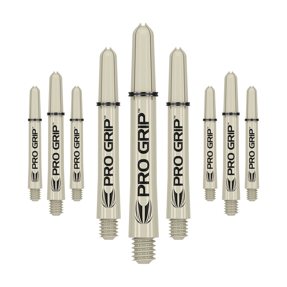 Target Pro Grip Shafts - 3 sady - Sand Auf dem Bild sind neun beige Dartschäfte mit der Aufschrift "PRO GRIP" zu sehen. Sie sind in einer Reihe angeordnet und haben ein Schraubgewinde am unteren Ende.