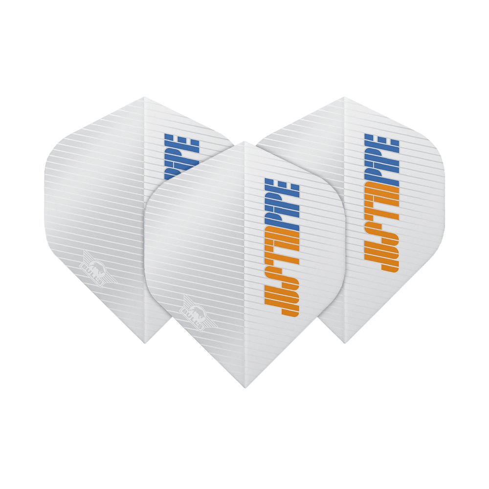 BU50883_Bulls_NL_Powerflite_Justin_Pipe_Plain_No2_Standard_Flights_1m69qWKGtfWlMD Das Bild zeigt drei weiße Dart-Flights mit dem Aufdruck "JUSTIN PIPE" in blauer und oranger Schrift. Die Flights sind standardförmig und tragen das Logo von Bulls NL in der Ecke.