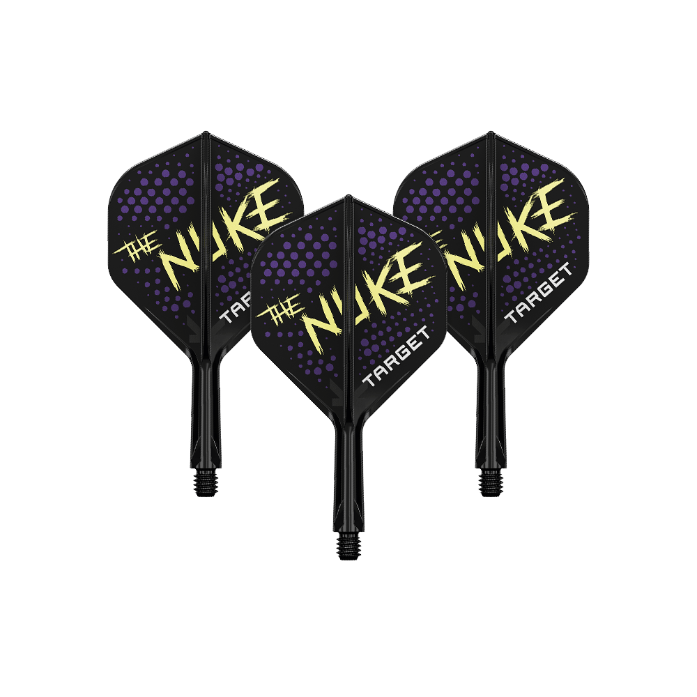 Standardní letový systém Target K-Flex Luke Littler Black No2 Auf dem Bild sind drei Dart-Flights in Schwarz mit lilafarbenen Punkten und gelber Aufschrift "The Nuke" zu sehen. Unten steht der Schriftzug "Target" auf jedem Flight.