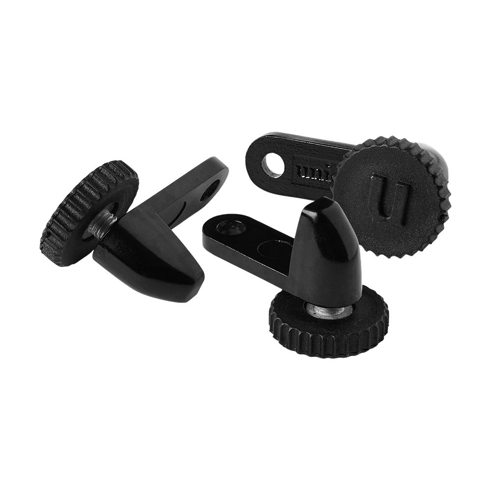 79827_Unicorn_Unilock_Board_Nivellierungsset_1 Das Bild zeigt das Unicorn Unilock Board Nivellierungsset in schwarzer Farbe. Die Teile dienen zur einfachen und präzisen Ausrichtung von Boards.