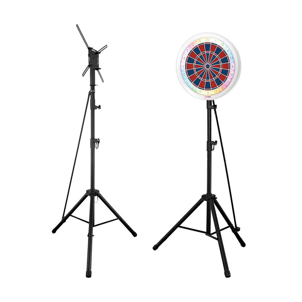 Auf dem Foto sieht man das GranBoard 132 Elektronisches Dartboard mit Hybrid Pro Dartboardständer. Diese Kombination eignet sich ideal für Dartspieler zu Hause.