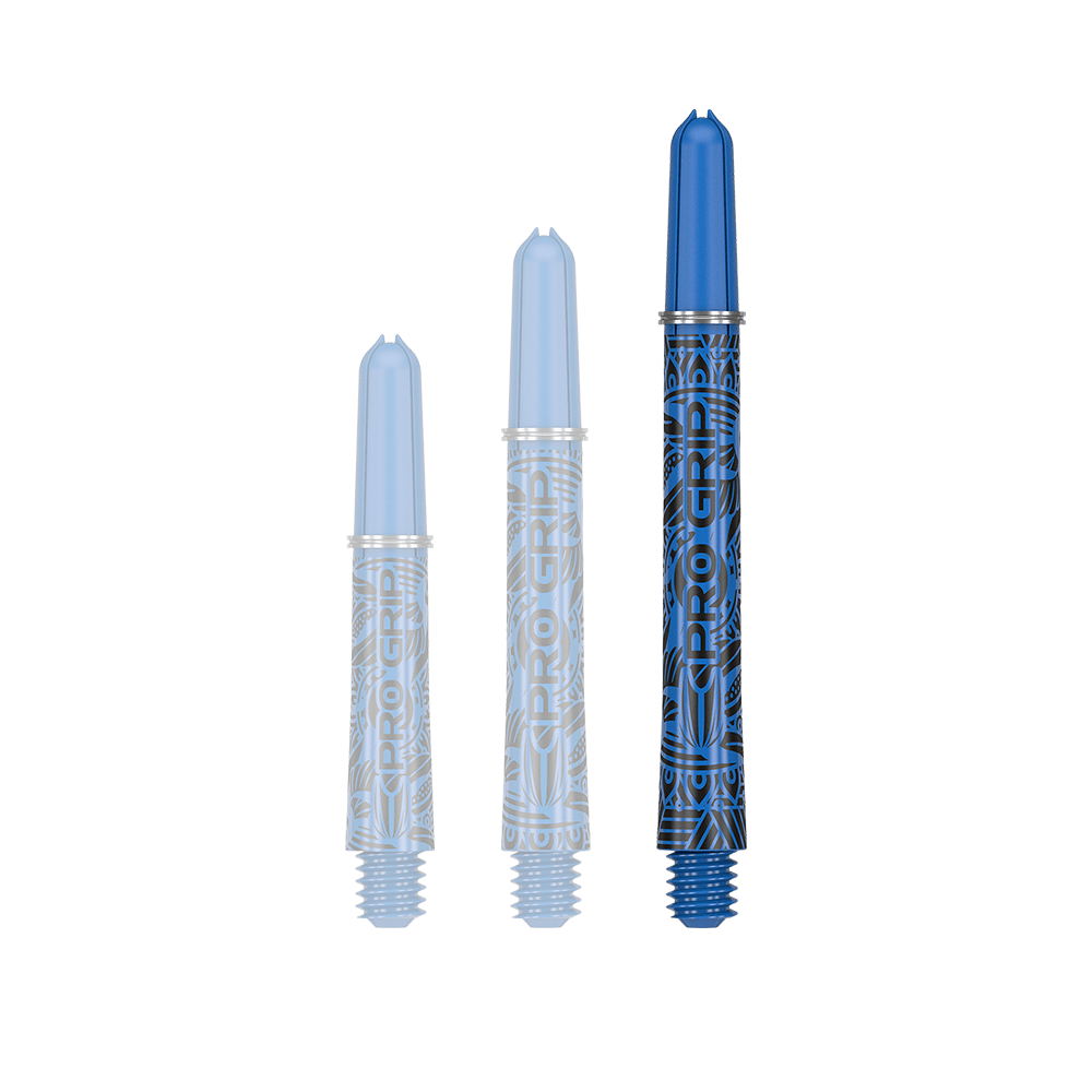 Auf dem Bild sind drei blaue Dartschäfte in unterschiedlichen Längen zu sehen. Sie tragen die Aufschrift "Pro Grip" und haben ein auffälliges Muster.