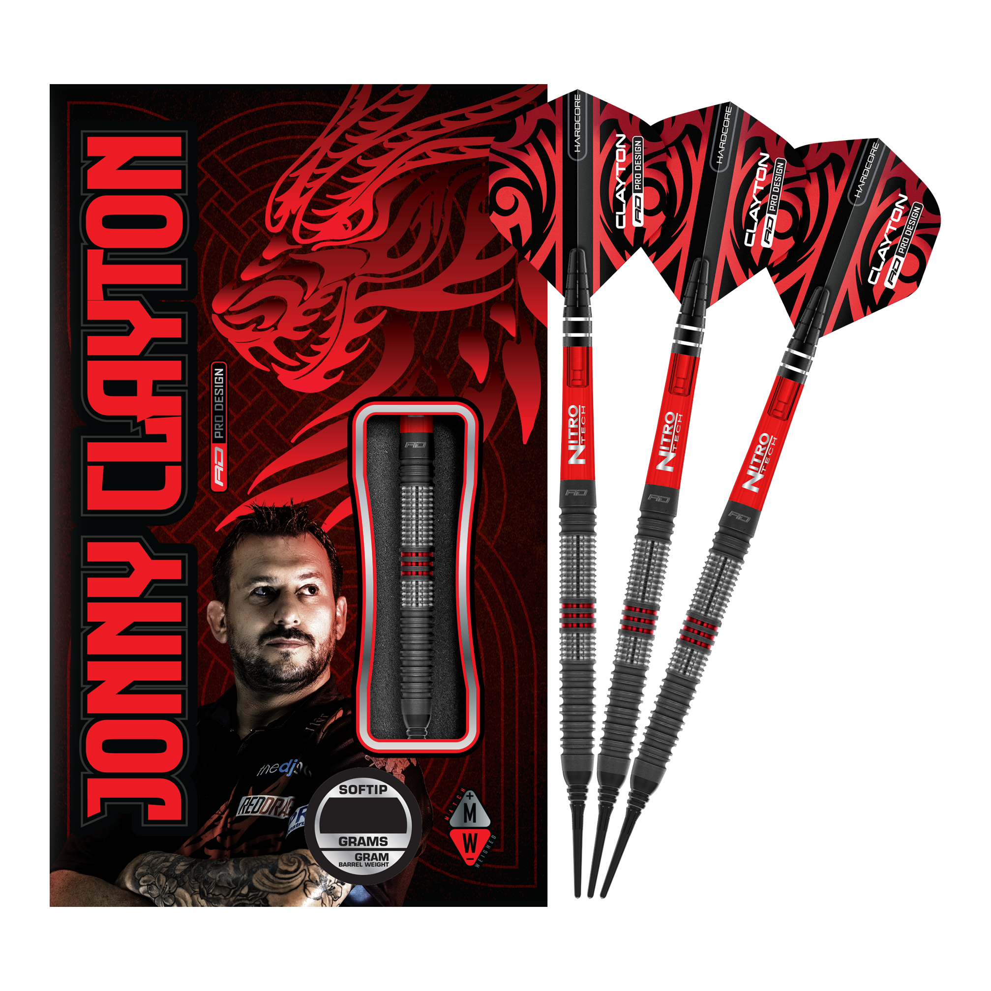 Red Dragon Jonny Clayton Hiraeth měkké šipky - 20g Das Bild zeigt das Produkt „Red Dragon Jonny Clayton Hiraeth Softdarts - 20g“ mit drei roten und schwarzen Softdarts neben der Verpackung. Auf der Verpackung ist ein Porträt von Jonny Clayton sowie ein roter Drachen zu sehen.