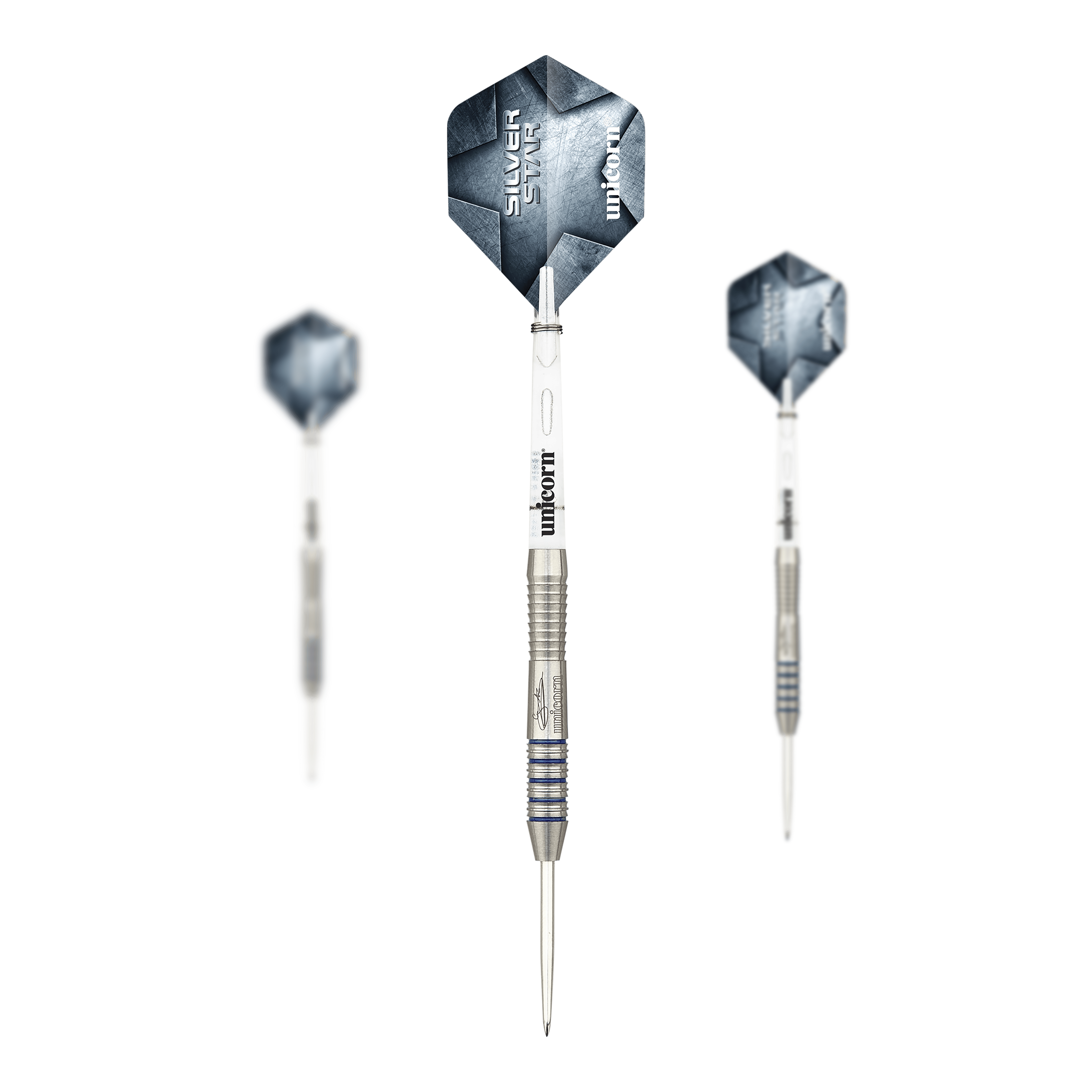 Ocelové šipky Unicorn Silver Star Var.3 Gary Anderson Zu sehen ist ein Set der Unicorn Silver Star Var.3 Gary Anderson Steeldarts. Die Darts liegen komplett nebeneinander und sind gut sichtbar.