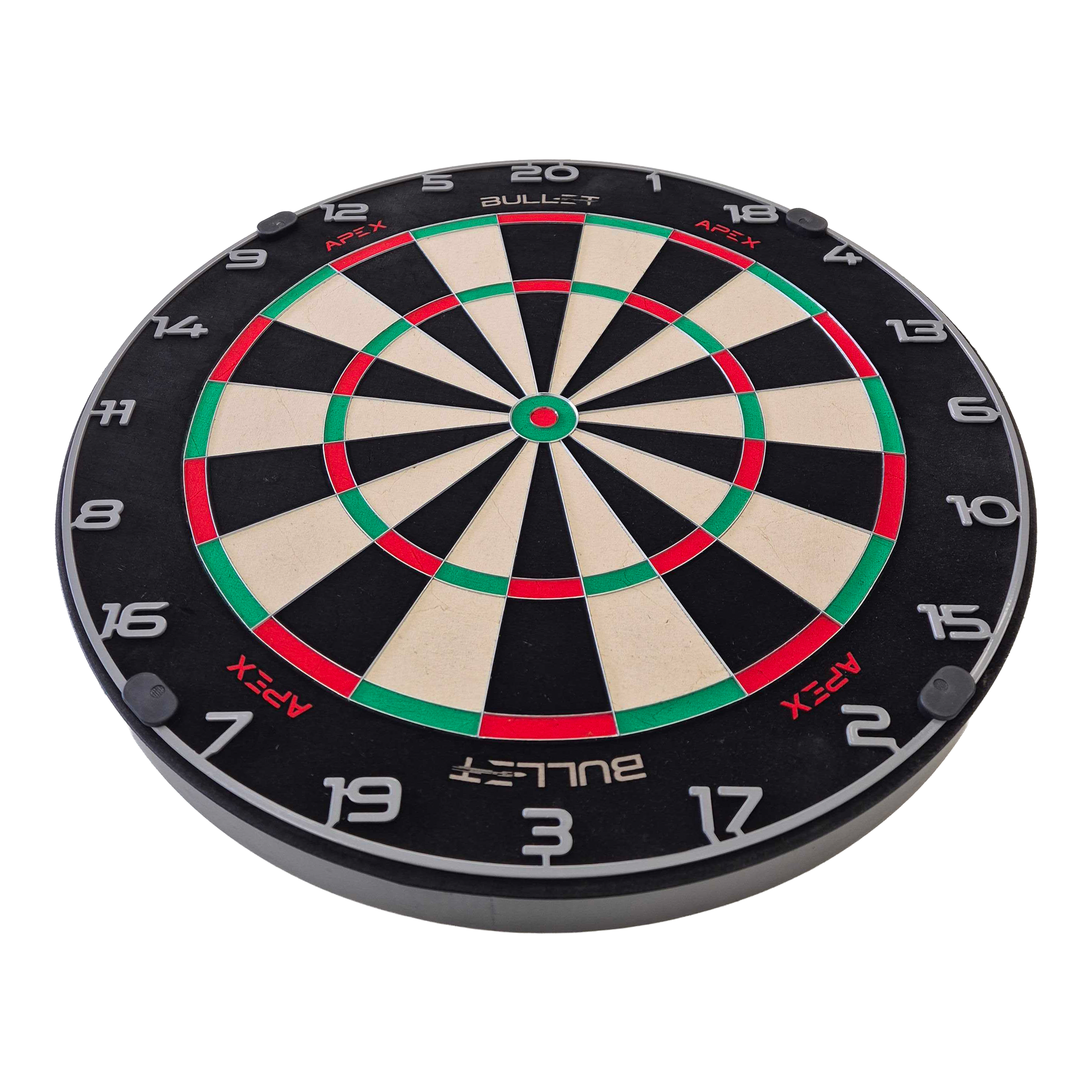 Ocelový terč Bullet Apex Bullet Apex Steeldartboard hängt an der Wand. Es ist eine Zielscheibe für Steeldarts.