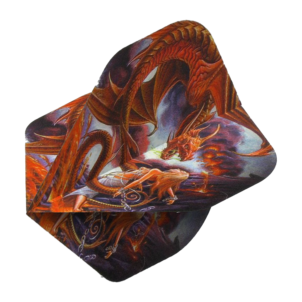 Alchemy Forge Of Vesuv No2 Standardní lety Das Bild zeigt die Alchemy Forge Of Vesuvius No2 Standard Flights mit einem auffälligen Drachenmotiv. Die Flights sind farbenfroh gestaltet und ideal für Dartpfeile geeignet.