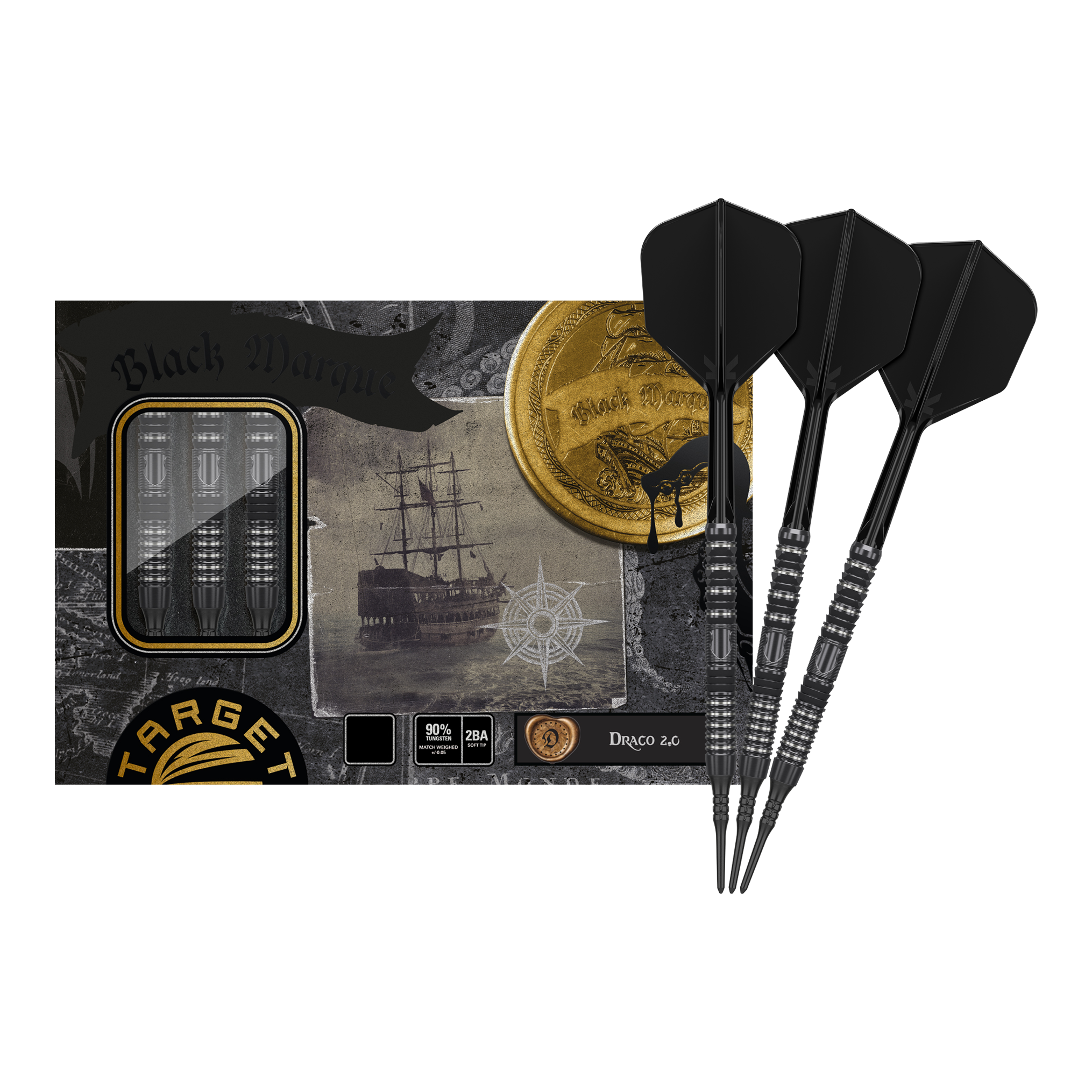 Měkké šipky Target Japan Black Marque Draco GEN2 - 20g Das Bild zeigt das Produkt "Target Japan Black Marque Draco GEN2 Softdarts - 20g" in einer ansprechend gestalteten Verpackung. Drei schwarze Softdarts liegen neben der Verpackung, die im Piratenstil mit Goldmünzen und einem Schiff illustriert ist.