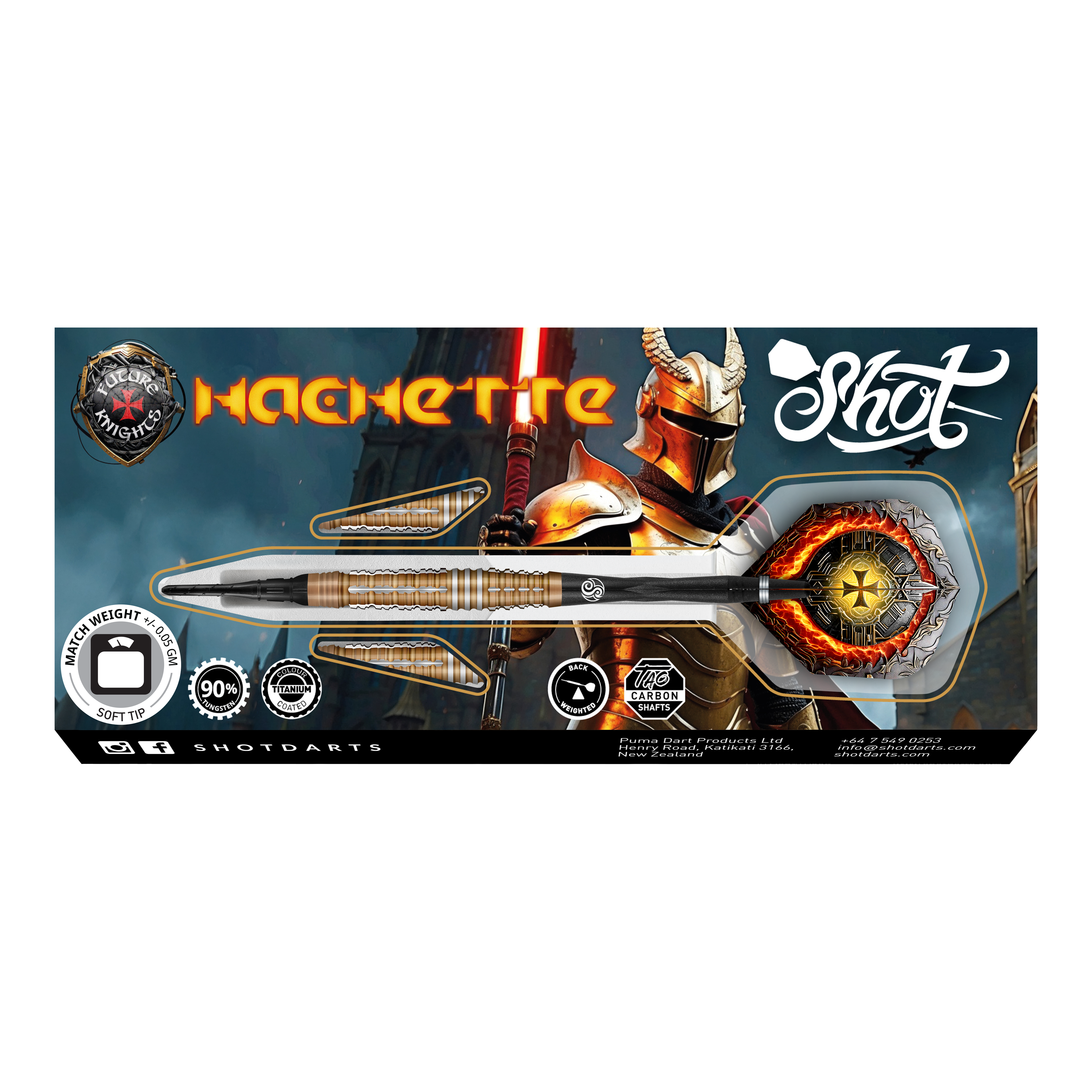 Auf dem Bild ist das Produkt "Shot Future Knights Hachette Softdarts - 20g" zu sehen. Im Hintergrund ist ein Ritter in goldener Rüstung abgebildet, im Vordergrund ein Design-Softdart mit auffälligen Flammen-Details.
