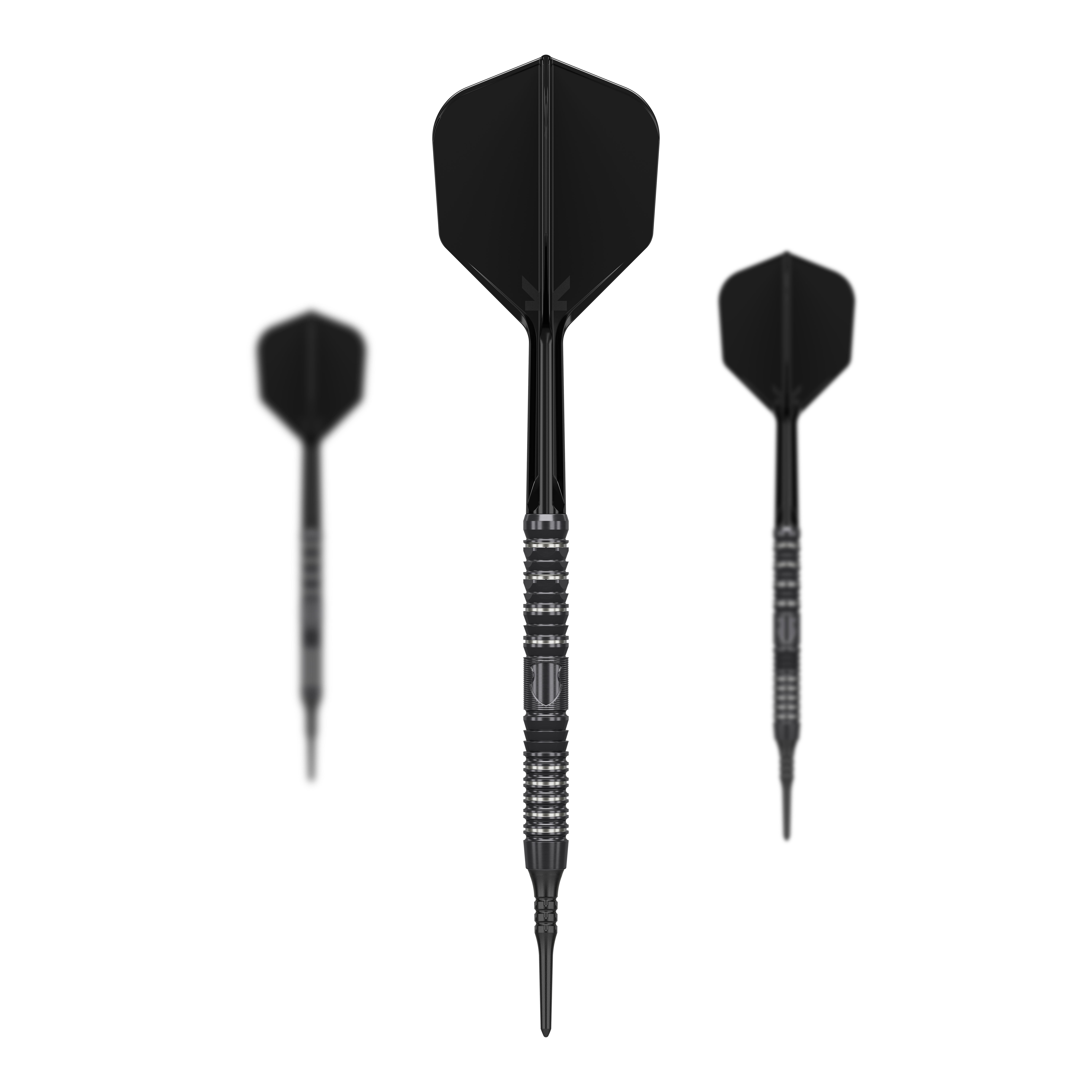Měkké šipky Target Japan Black Marque Draco GEN2 - 20g Das Bild zeigt drei schwarze Softdarts mit unterschiedlich großen Flights. In der Mitte befindet sich der Target Japan Black Marque Draco GEN2 Softdart mit einem Gewicht von 20g.