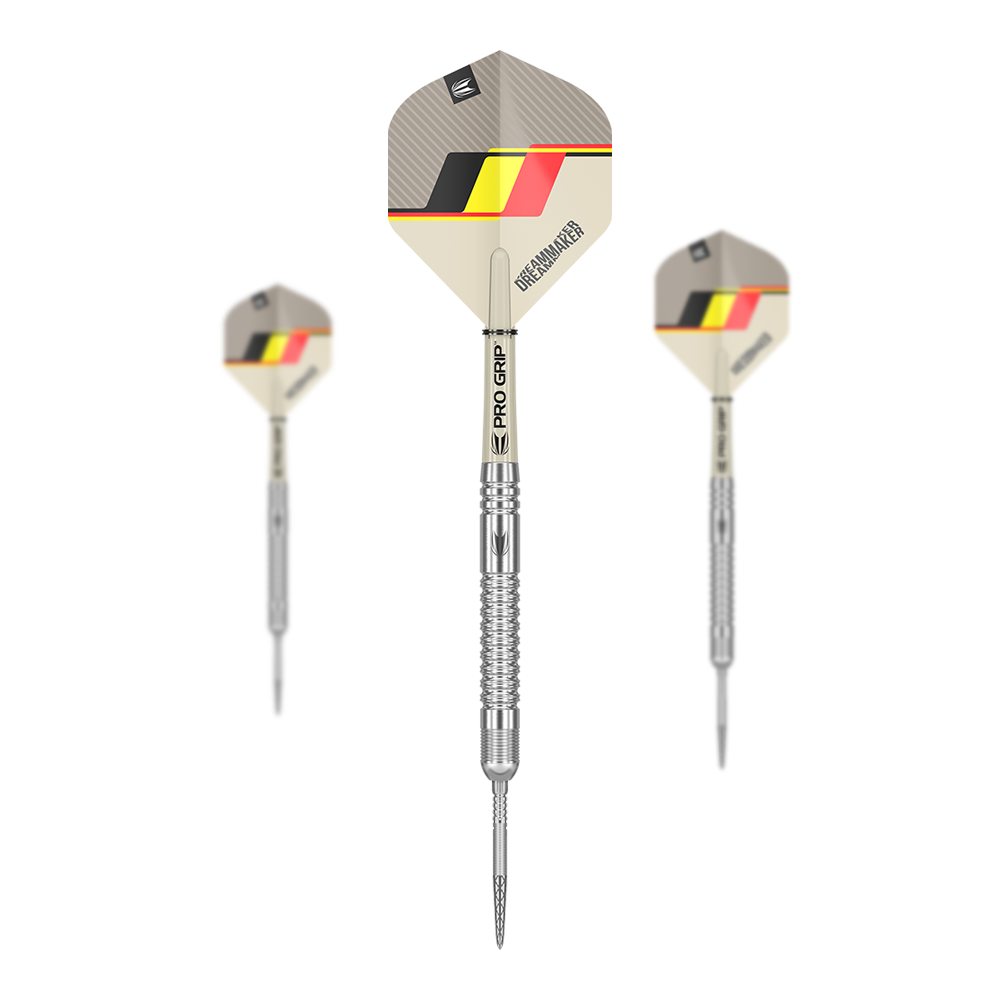 Ocelové šipky Target Dimitri Van Den Bergh GEN2 Swiss Point Das Bild zeigt drei Steeldarts des Modells "Target Dimitri Van Den Bergh GEN2 Swiss Point". Die Darts haben silberne Spitzen und Schäfte sowie Flights mit einem schwarz-gelb-roten Design.