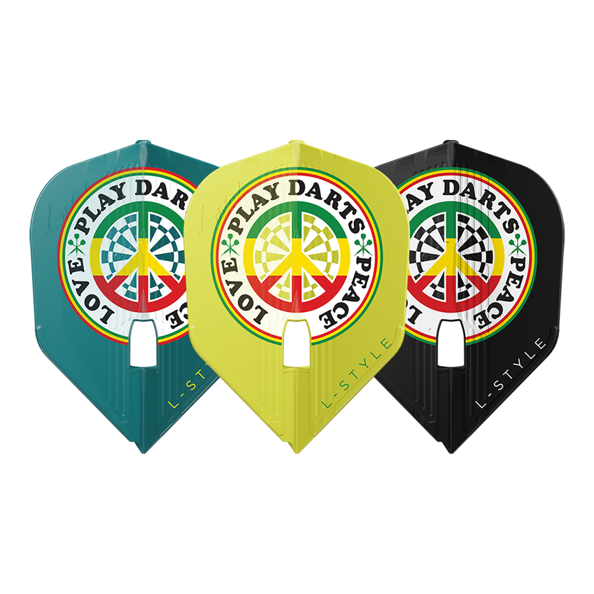 Das Bild zeigt drei Dart-Flights der Marke L-Style in verschiedenen Farben. Auf jedem Flight steht „LOVE PLAY DARTS PEACE“ um ein Peace-Zeichen mit Dartboard-Muster.