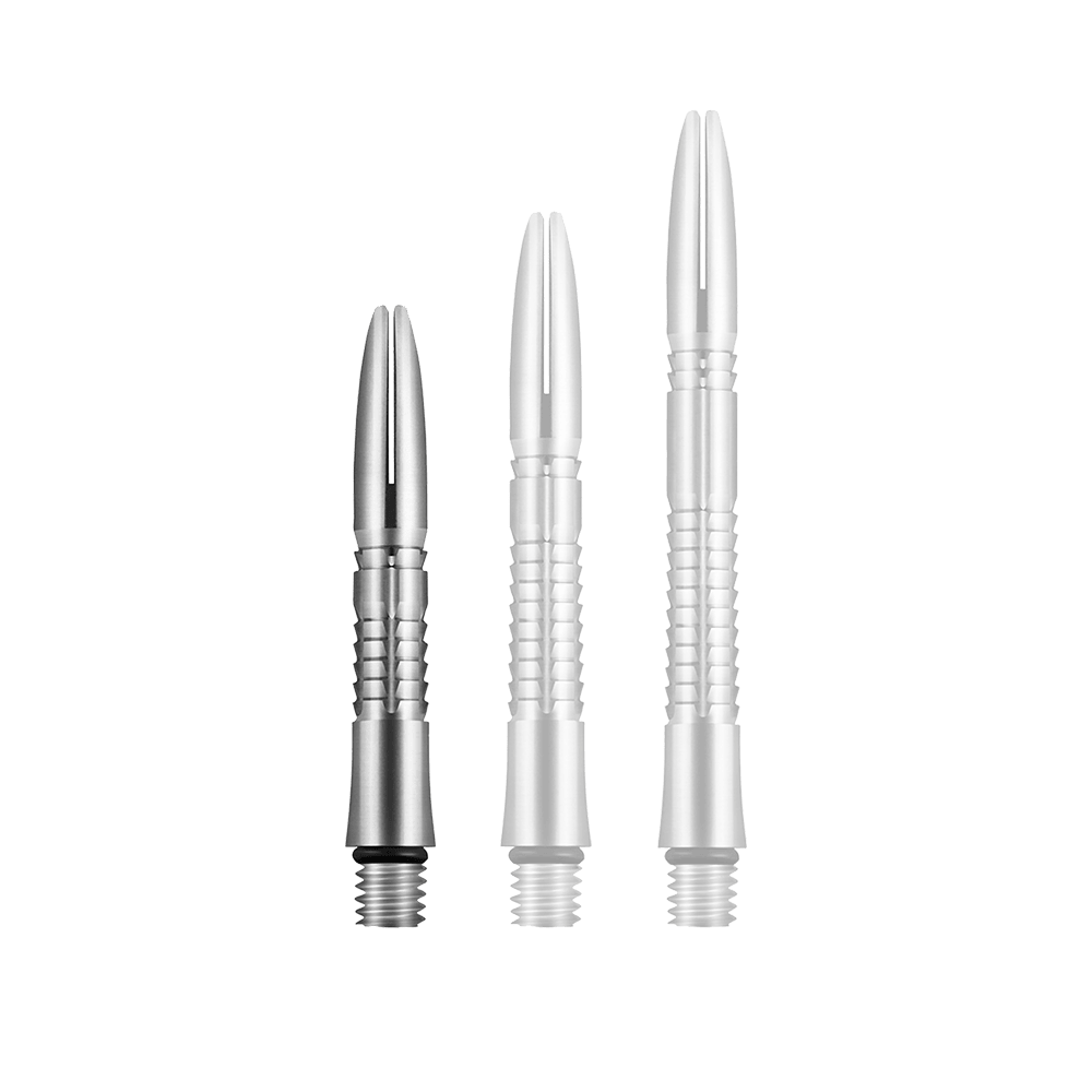 Titanové hřídele Shot Mako Das Bild zeigt drei silberne Dartschäfte aus Titan in unterschiedlichen Längen. Sie haben ein geripptes Design und ein Schraubgewinde am unteren Ende.
