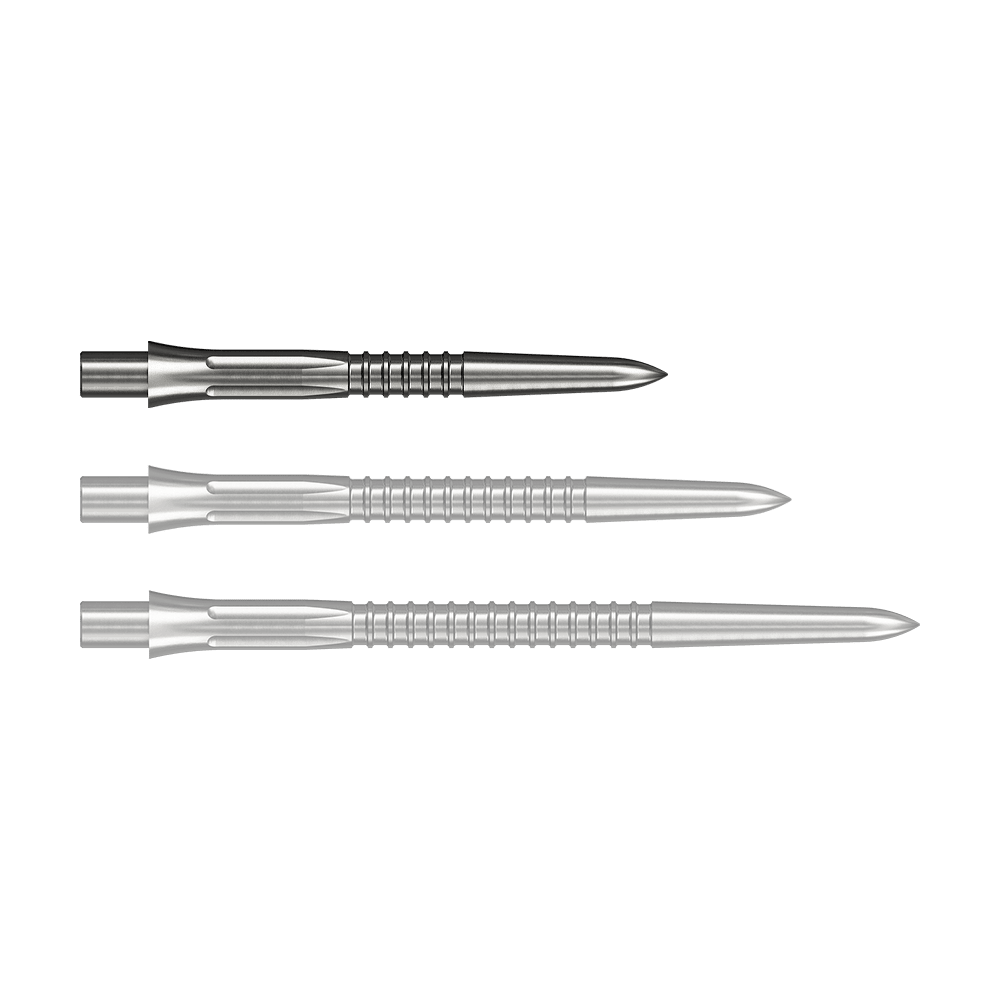 Das Bild zeigt Steeldartspitzen in Silber mit einer Länge von 26 mm. Einzelne Spitzen sind gut erkennbar dargestellt.