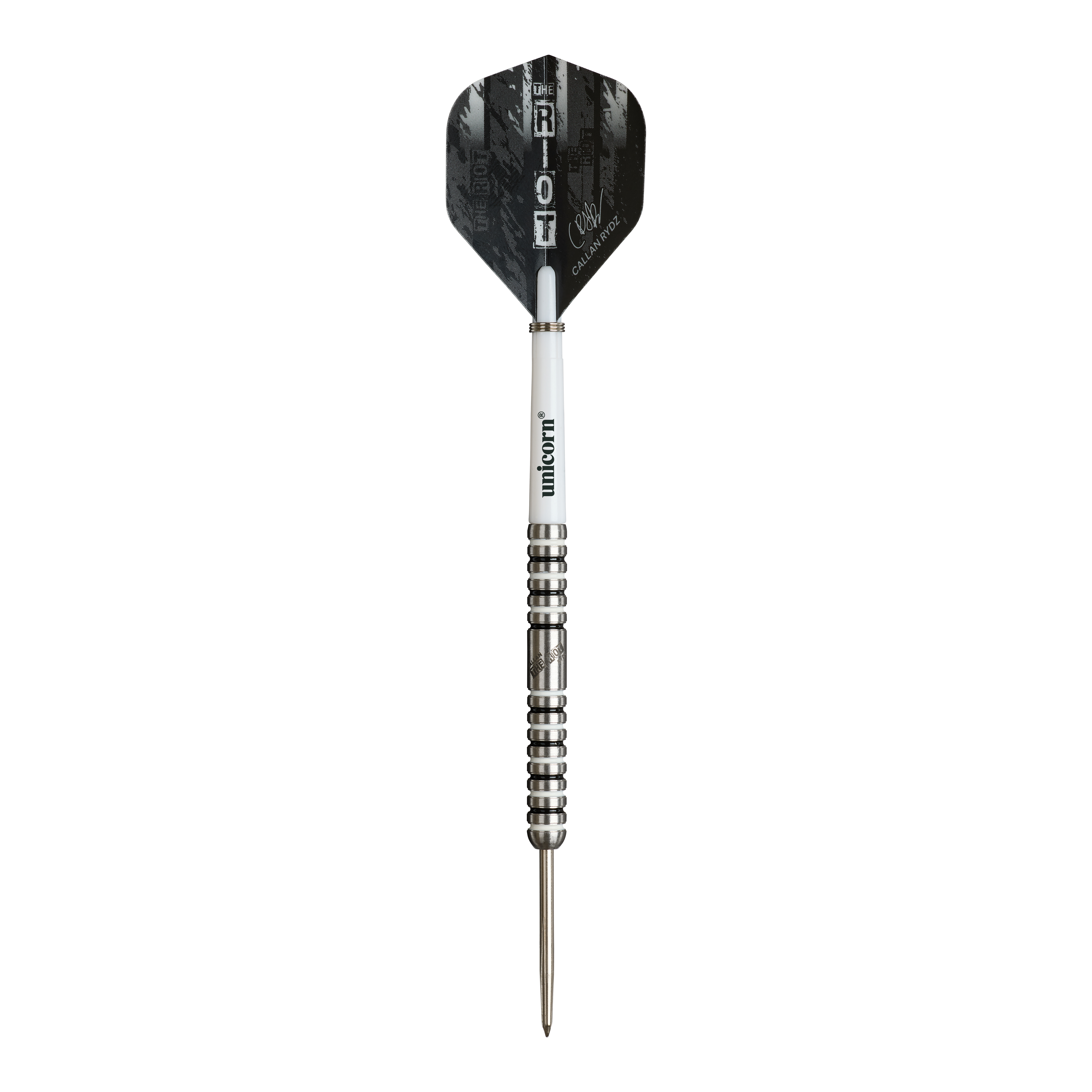 Auf dem Bild ist ein Steeldart der Marke Unicorn zu sehen, Modell "Callan Rydz The Riot Phase 2". Der Dart hat ein schwarzes Flight mit silbernen und weißen Akzenten sowie eine silberne, gerillte Spitze.