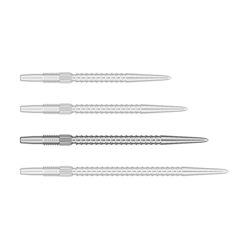 Auf dem Bild sind vier silberne Dartspitzen zu sehen, die horizontal ausgerichtet sind. Sie haben ein geriffeltes Muster und wirken hochwertig verarbeitet.